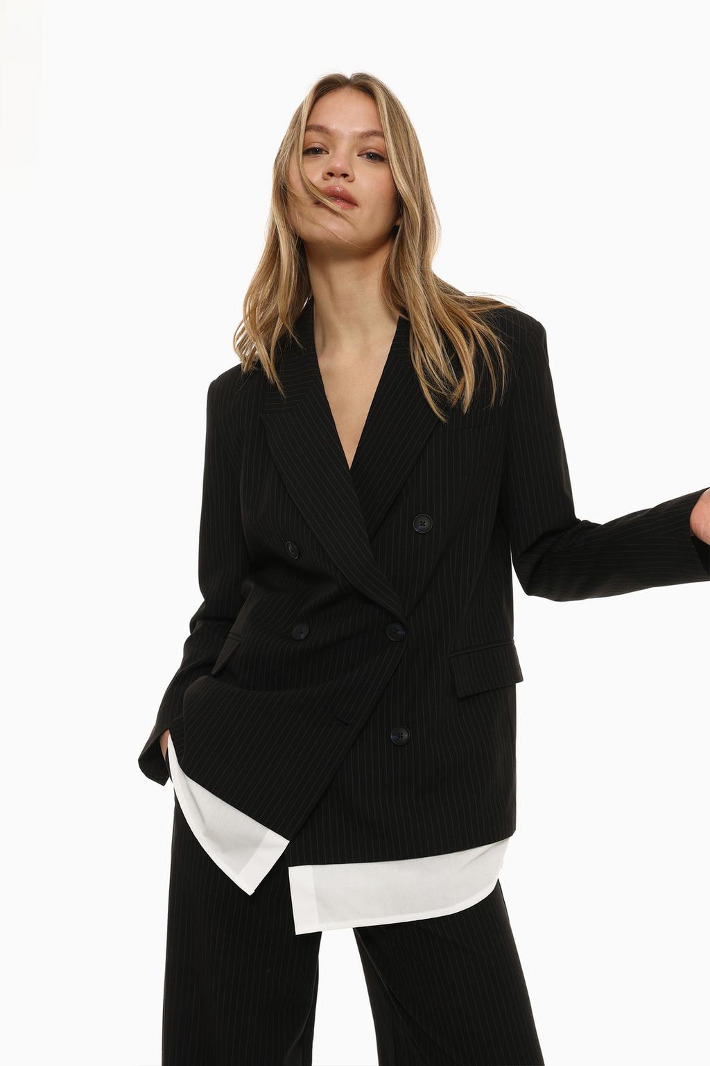 Blazer bajo camisero