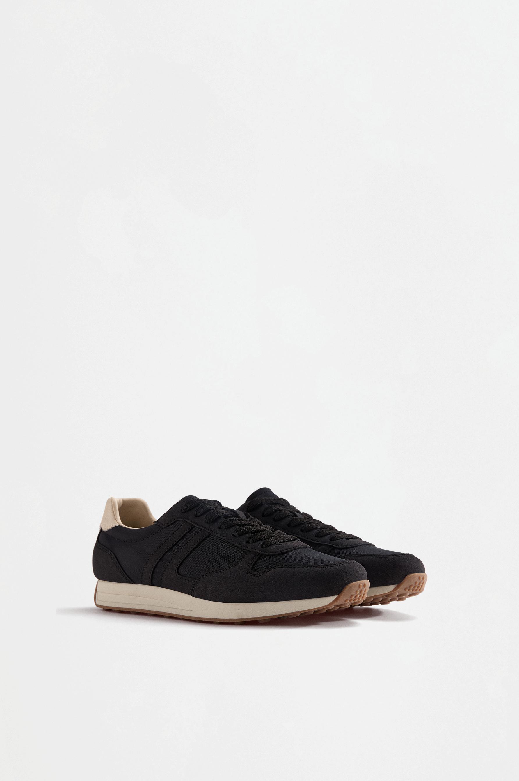 Minimalist sneakers — BLACK