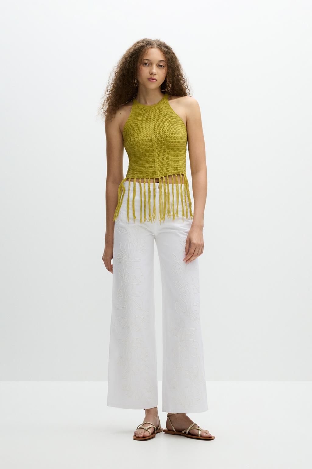 Wide-leg embroidered jeans
