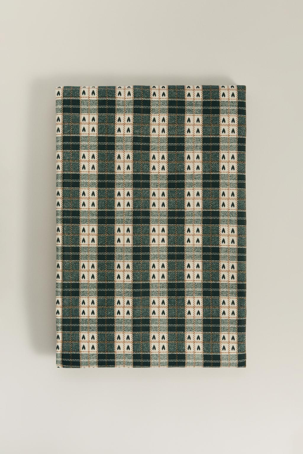 Toalha de mesa quadrados e corações 140 x 240 cm