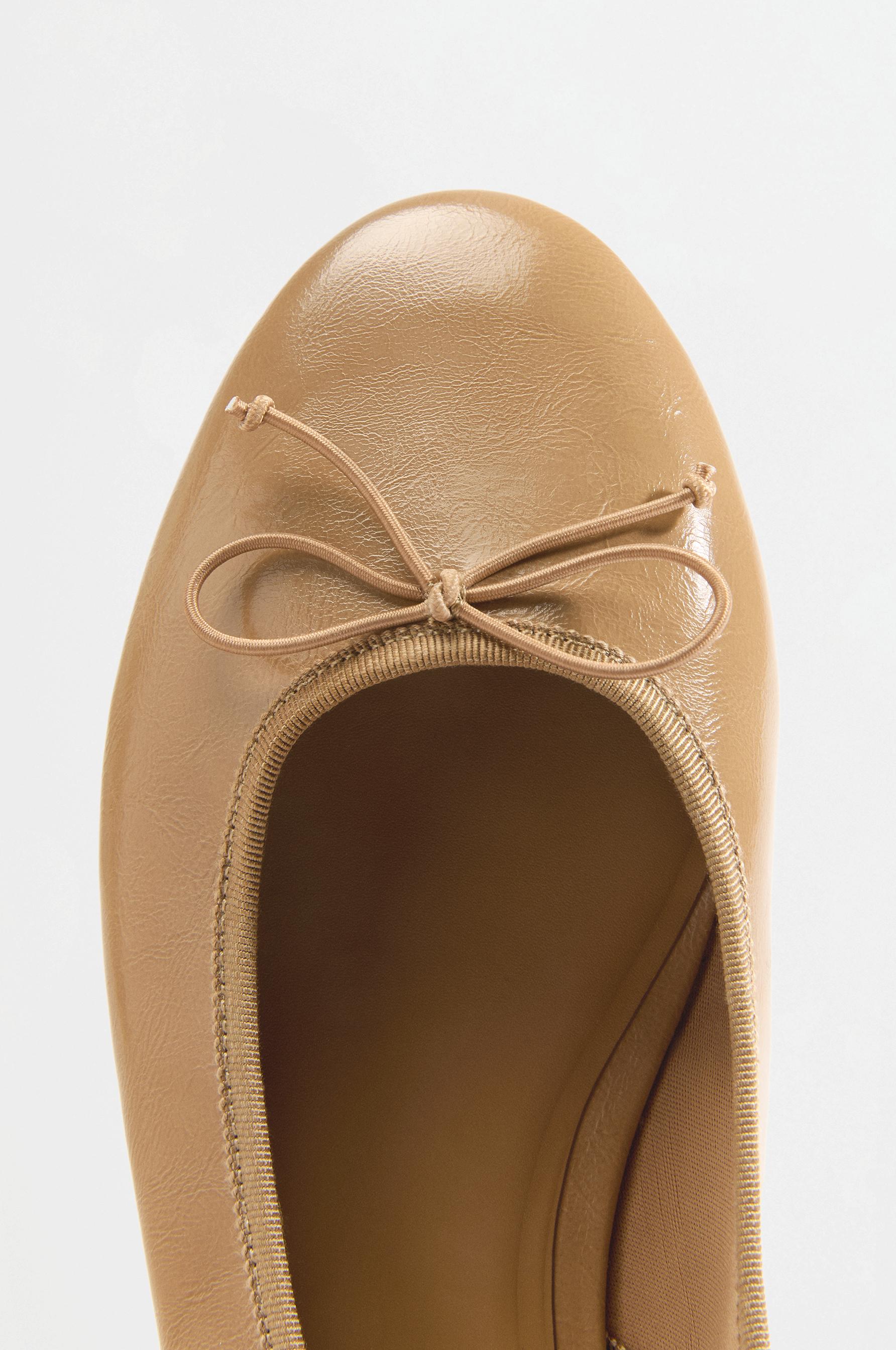 Slingback ballet flats — BEIGE
