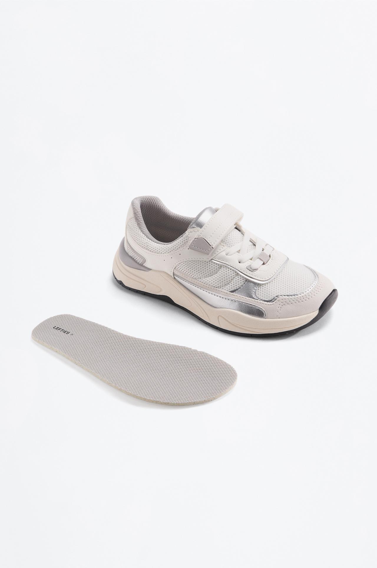 CASUAL BAREFOOT SPORTS SHOES — WHITE