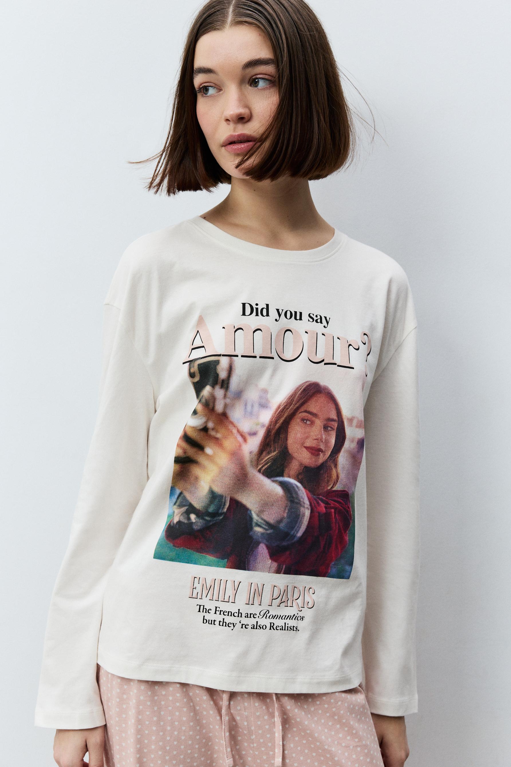 Pijama Emily in Paris™/© Netflix