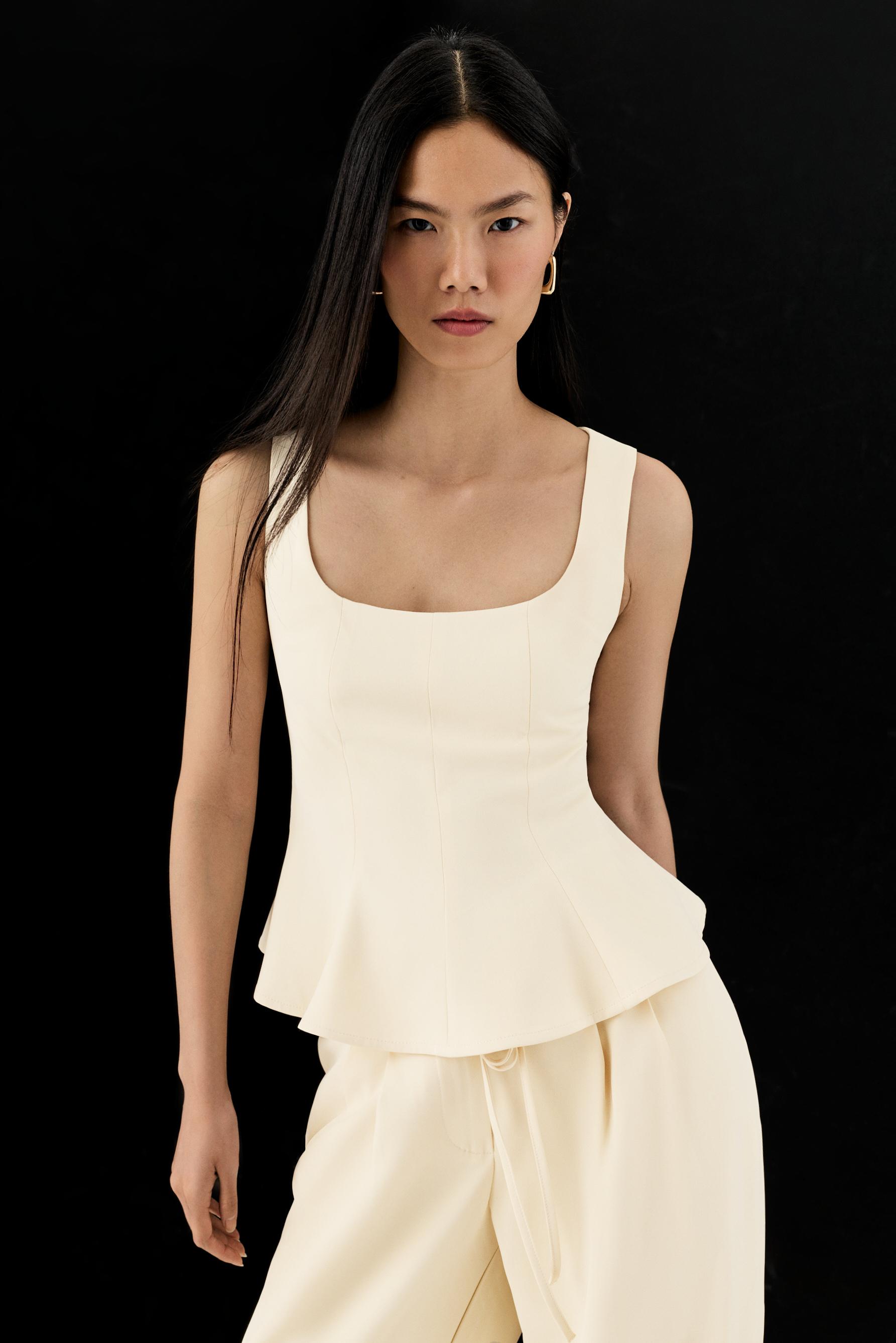 Vücuda oturan peplum top - YENİ ÜRÜNLER - Kadın | LEFTIES Turkey