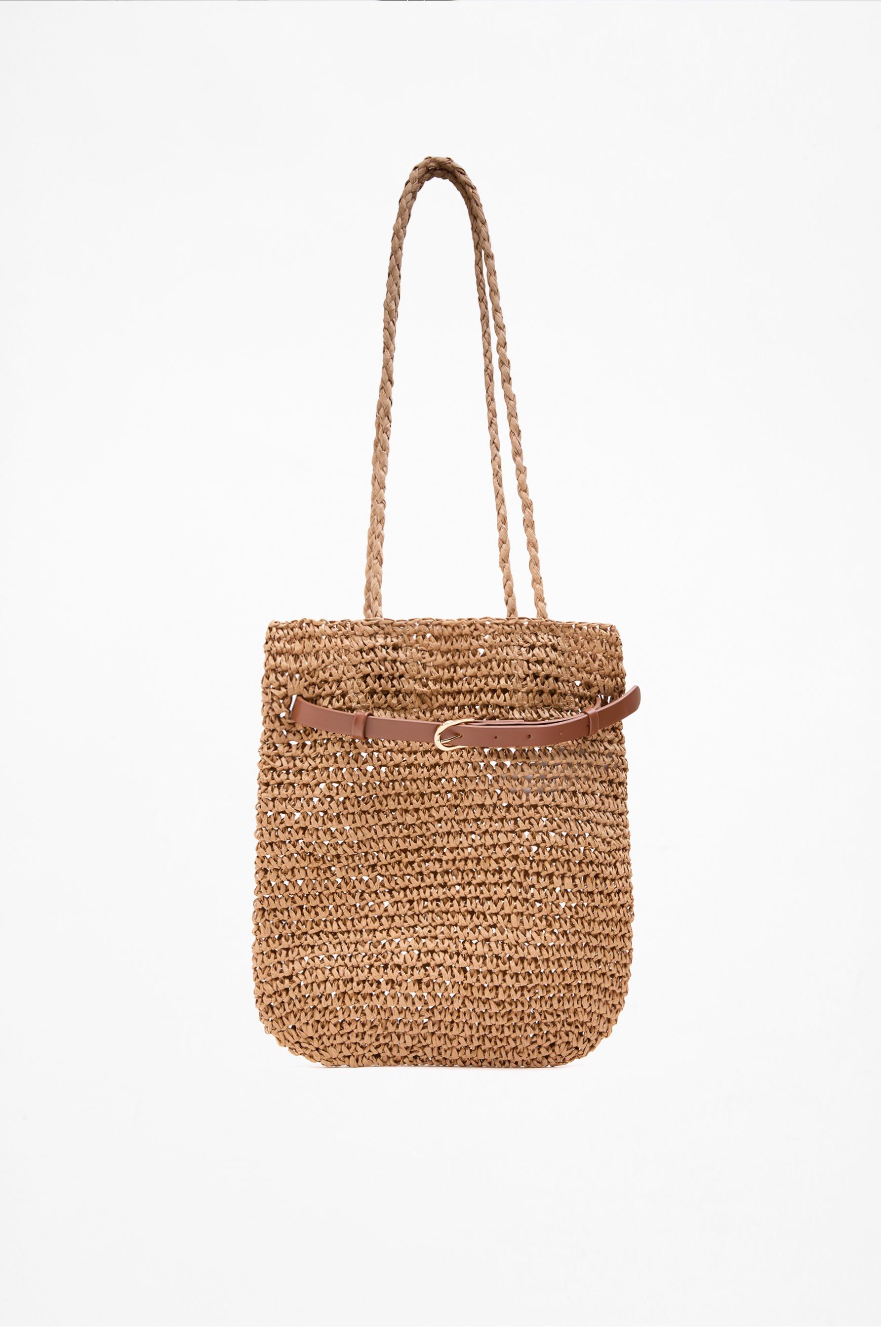 Bolso shopper efecto natural detalle cinturón