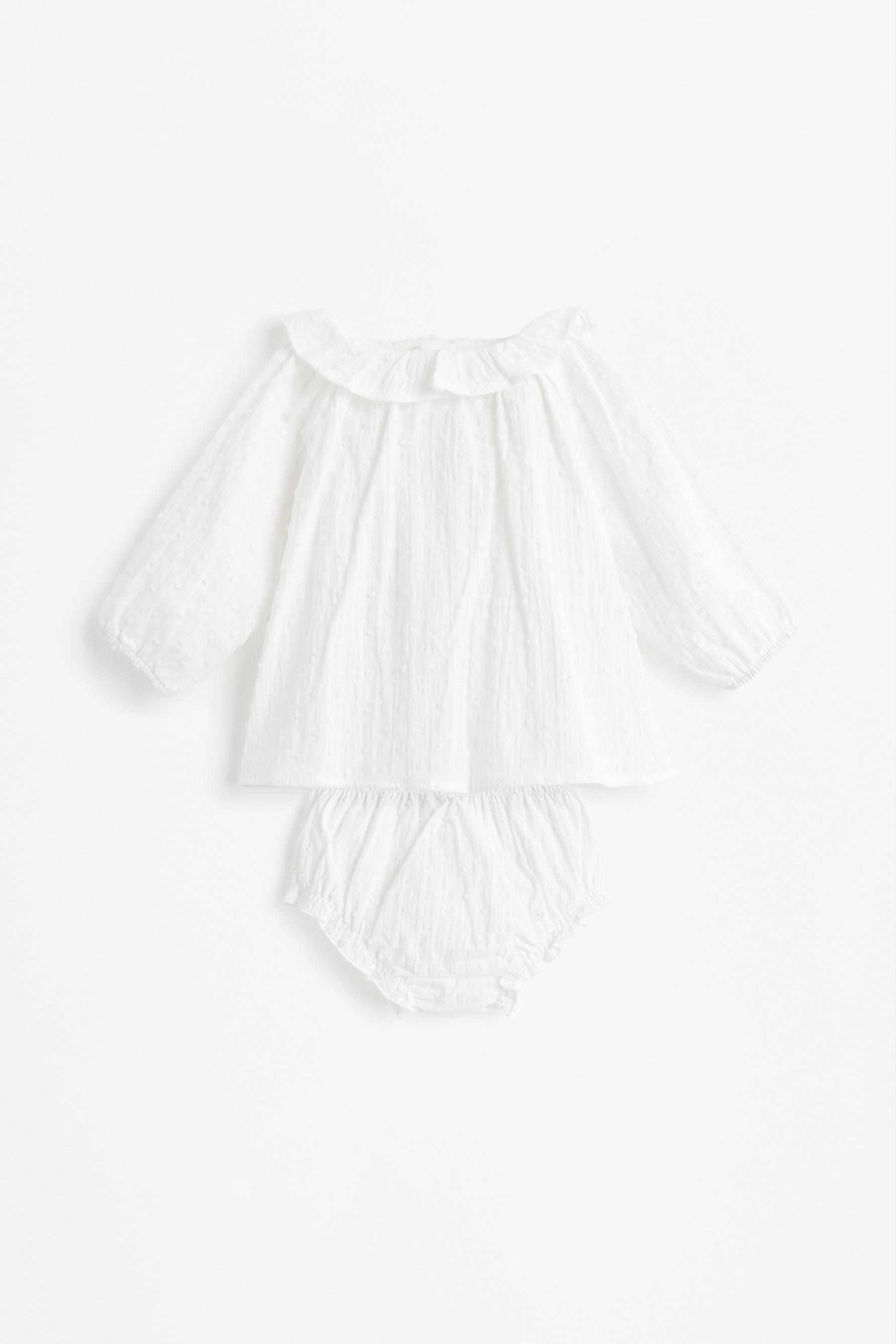 Conjunto blusa y ranita plumeti