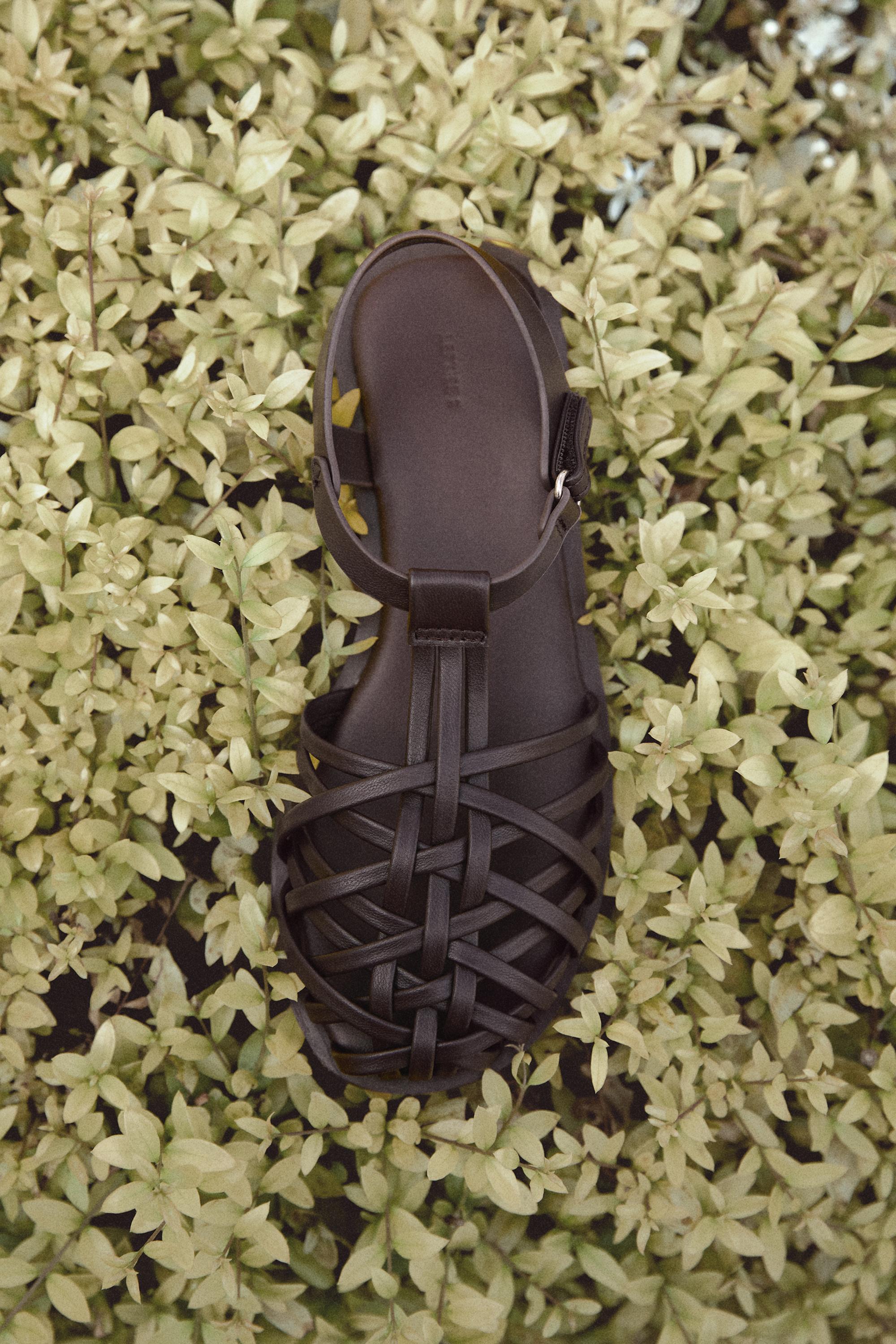 Cage sandals — BROWN