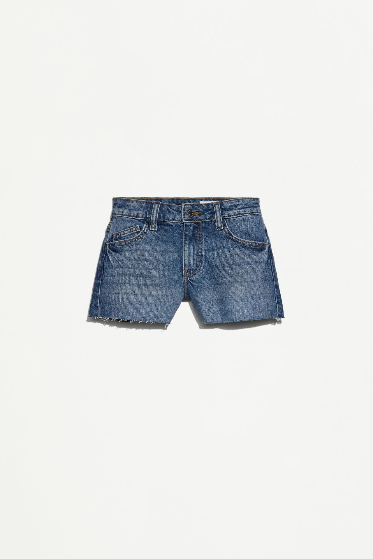 Frayed denim shorts — MEDIUM BLUE