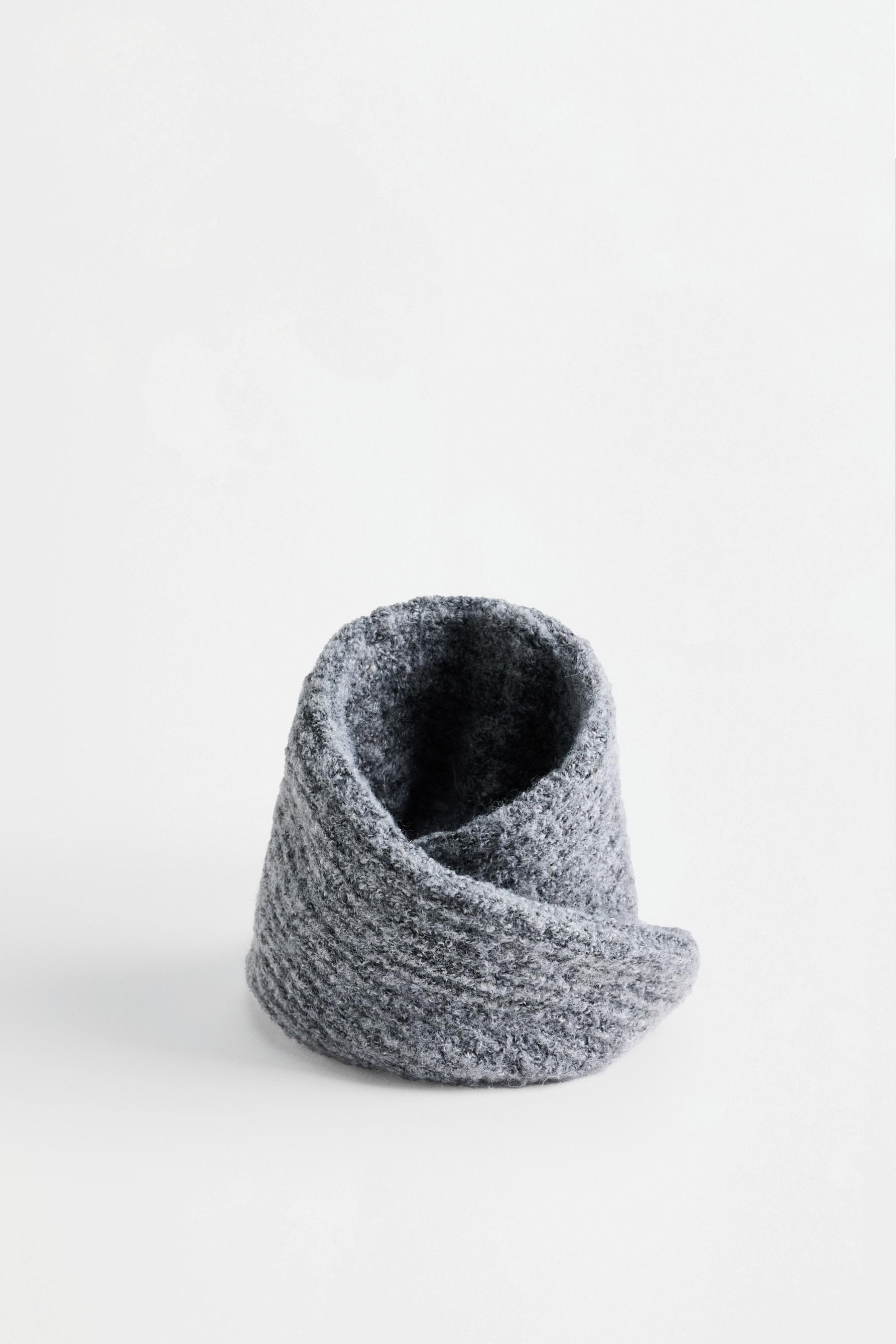Ribbed knit snood — GREY