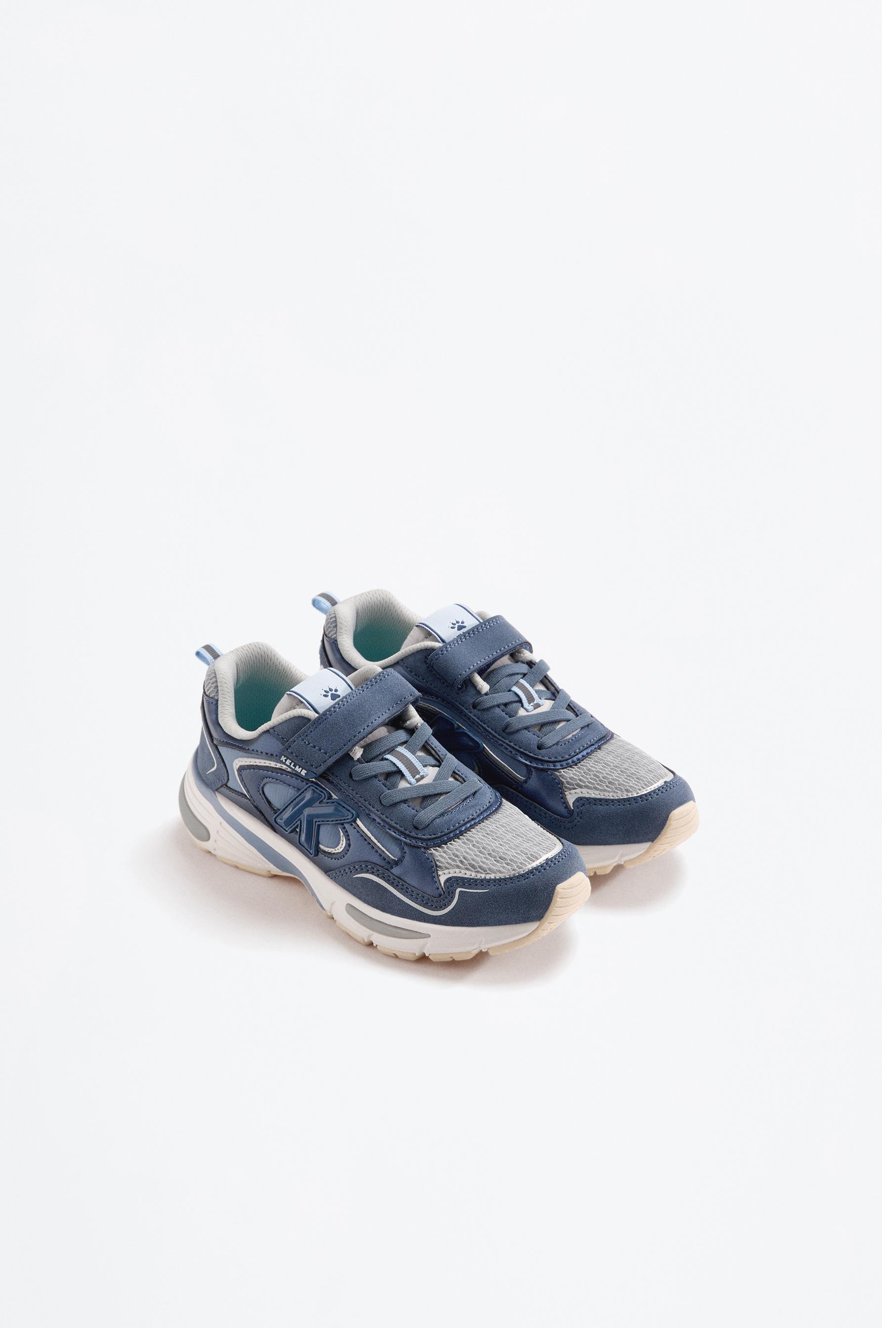 Kelme sports shoe — BLUE