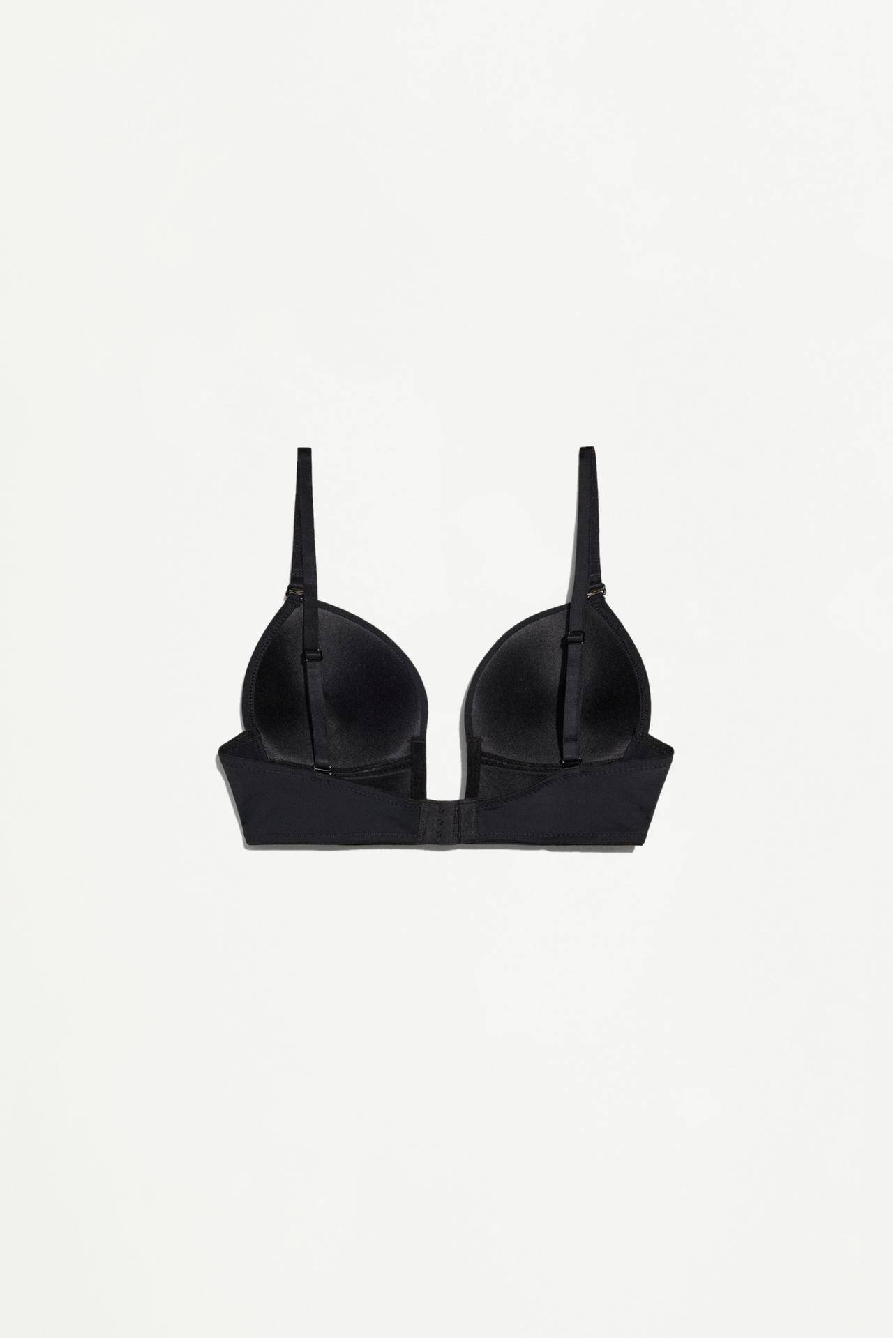 Extra plunging pre-shaped bra — BLACK