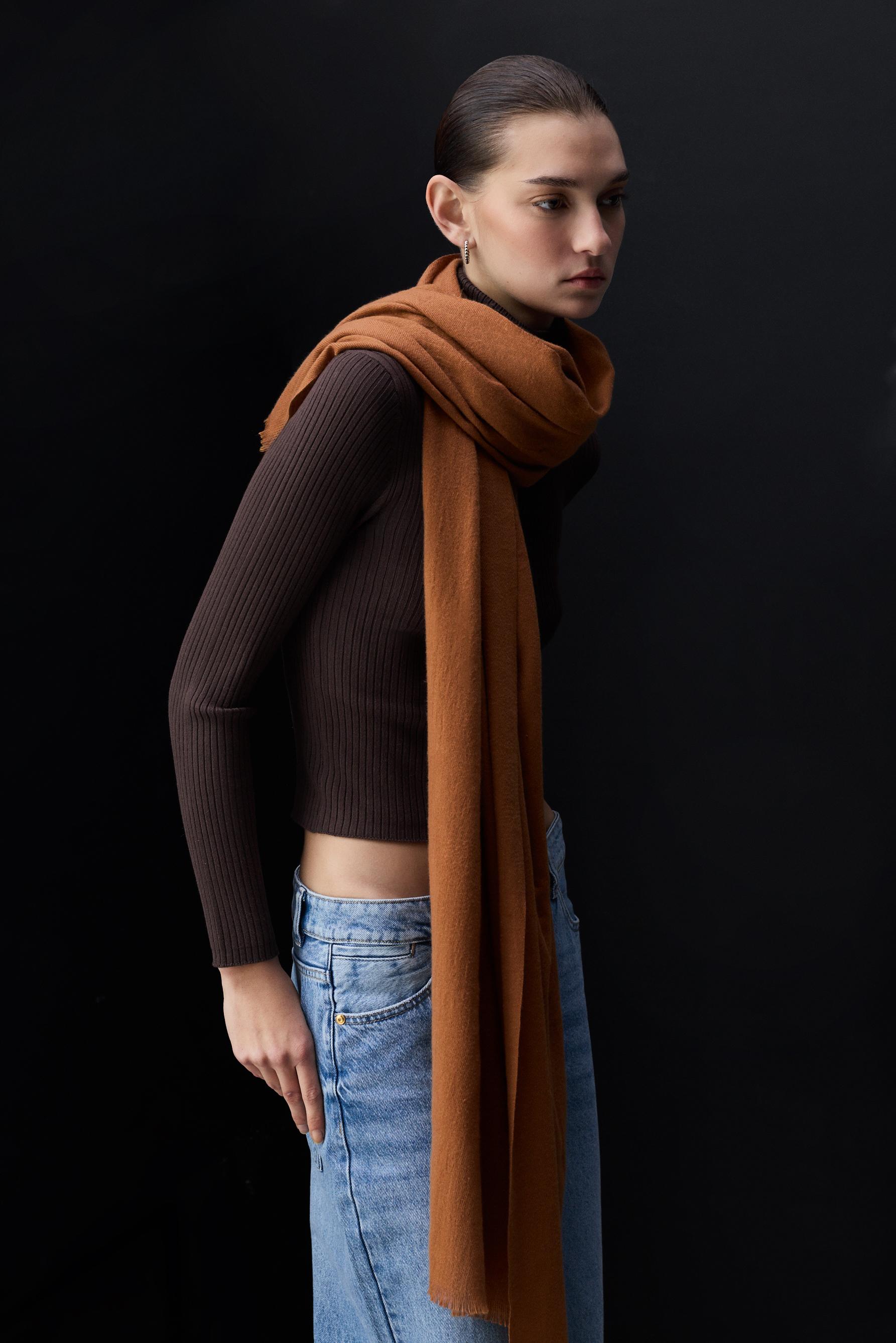 Pañuelo liso desflecado