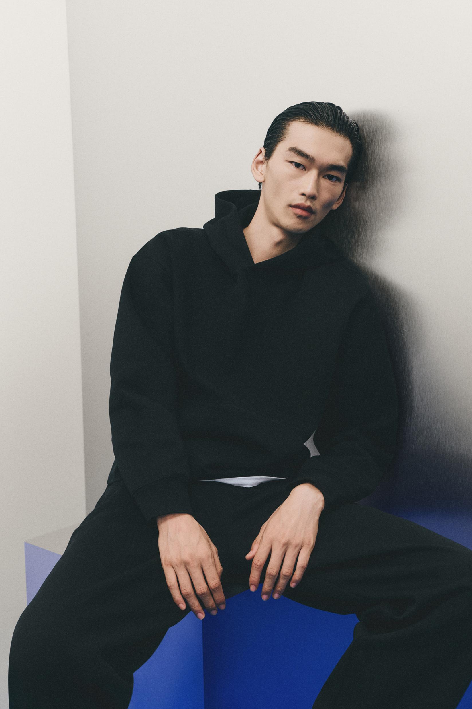 Interlock hoodie — BLACK