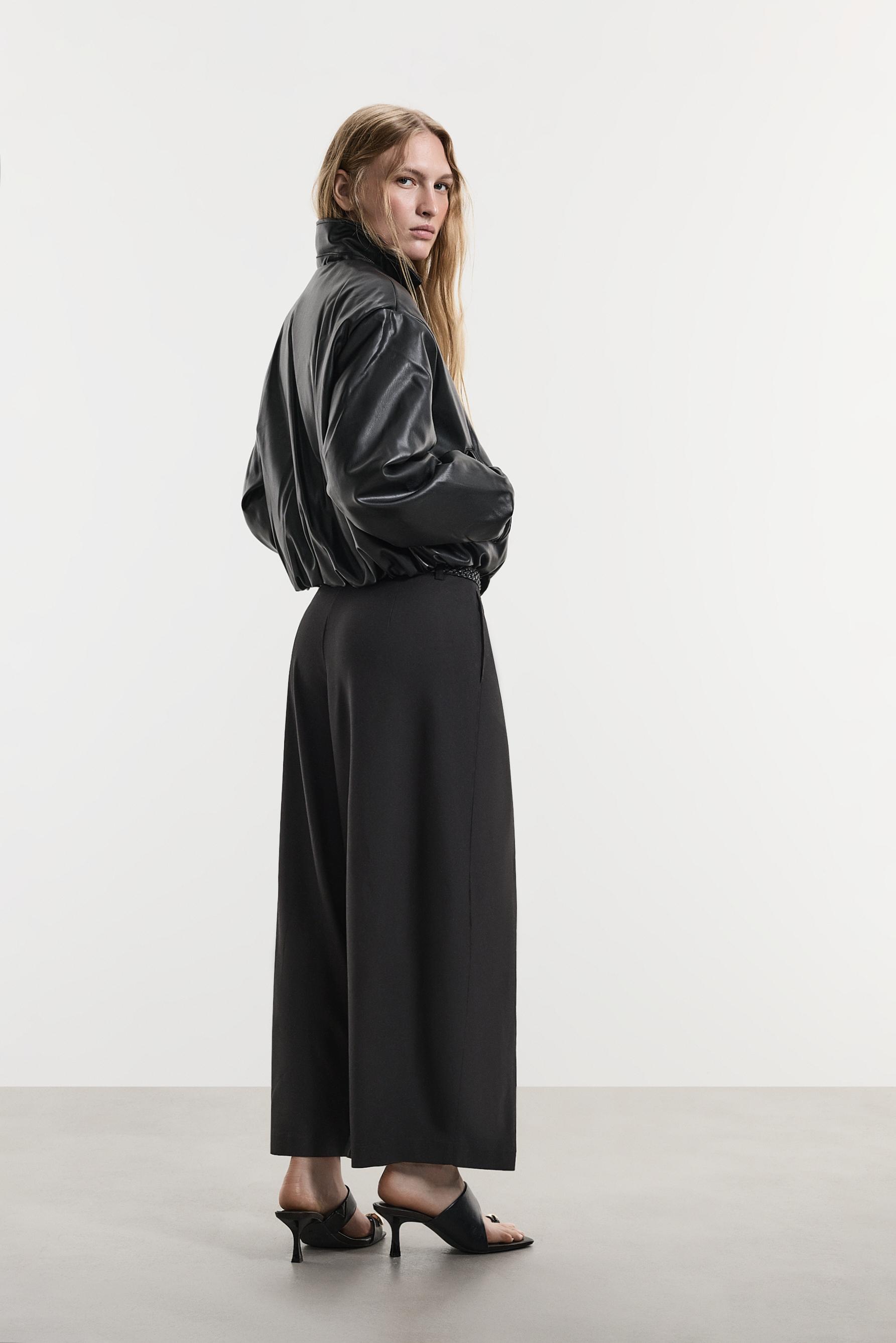 Barrel trousers with belt — BLACK