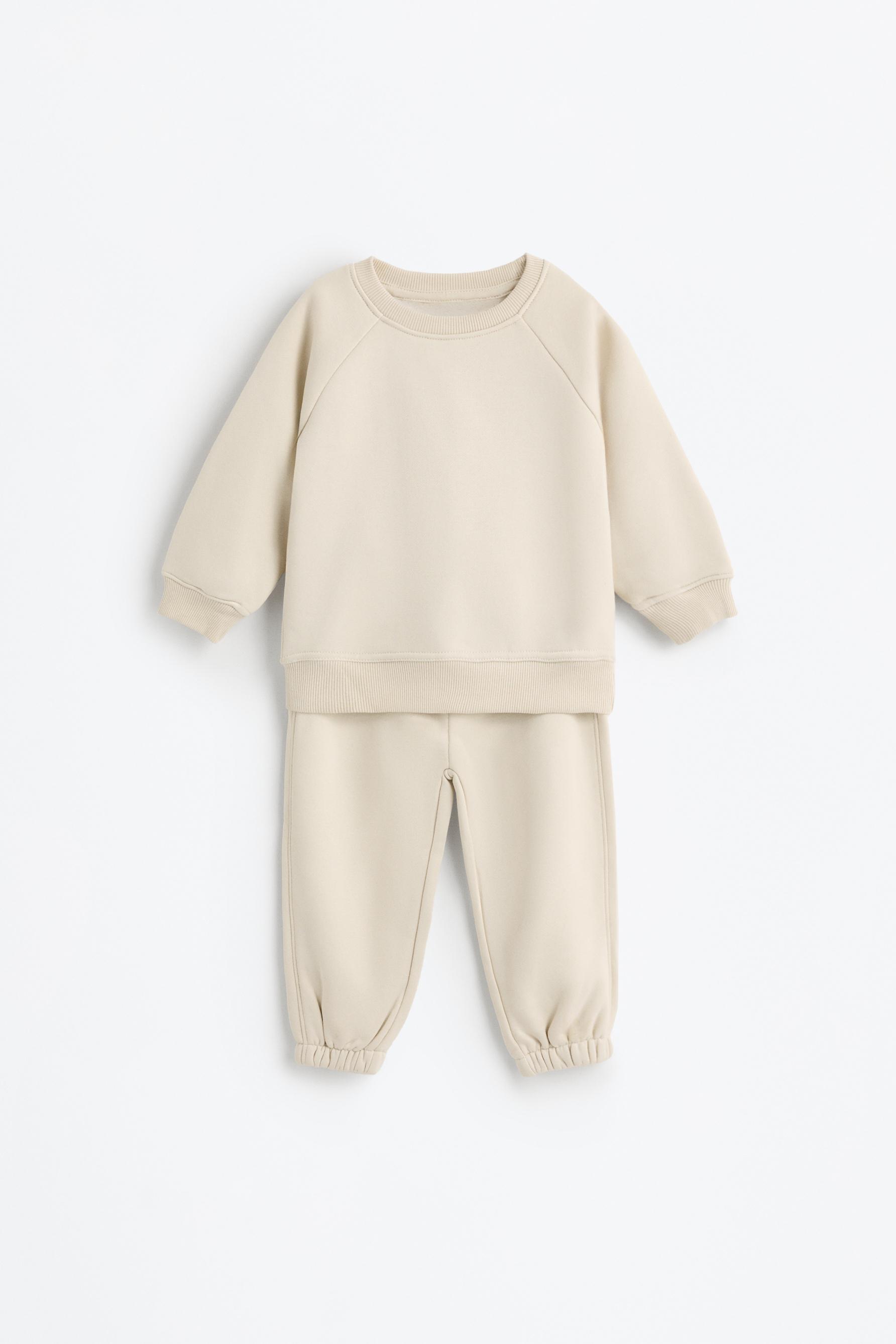 Conjunto sudadera y pantalón de felpa