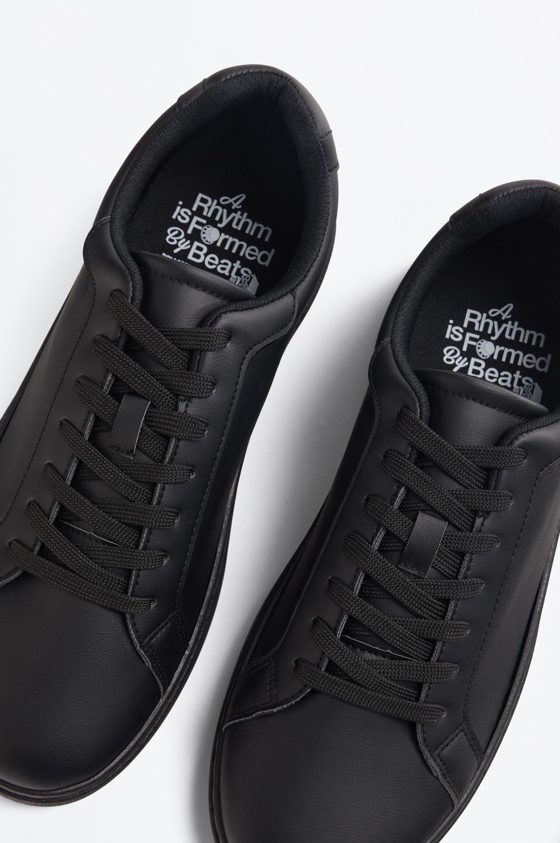 Street sneakers — BLACK