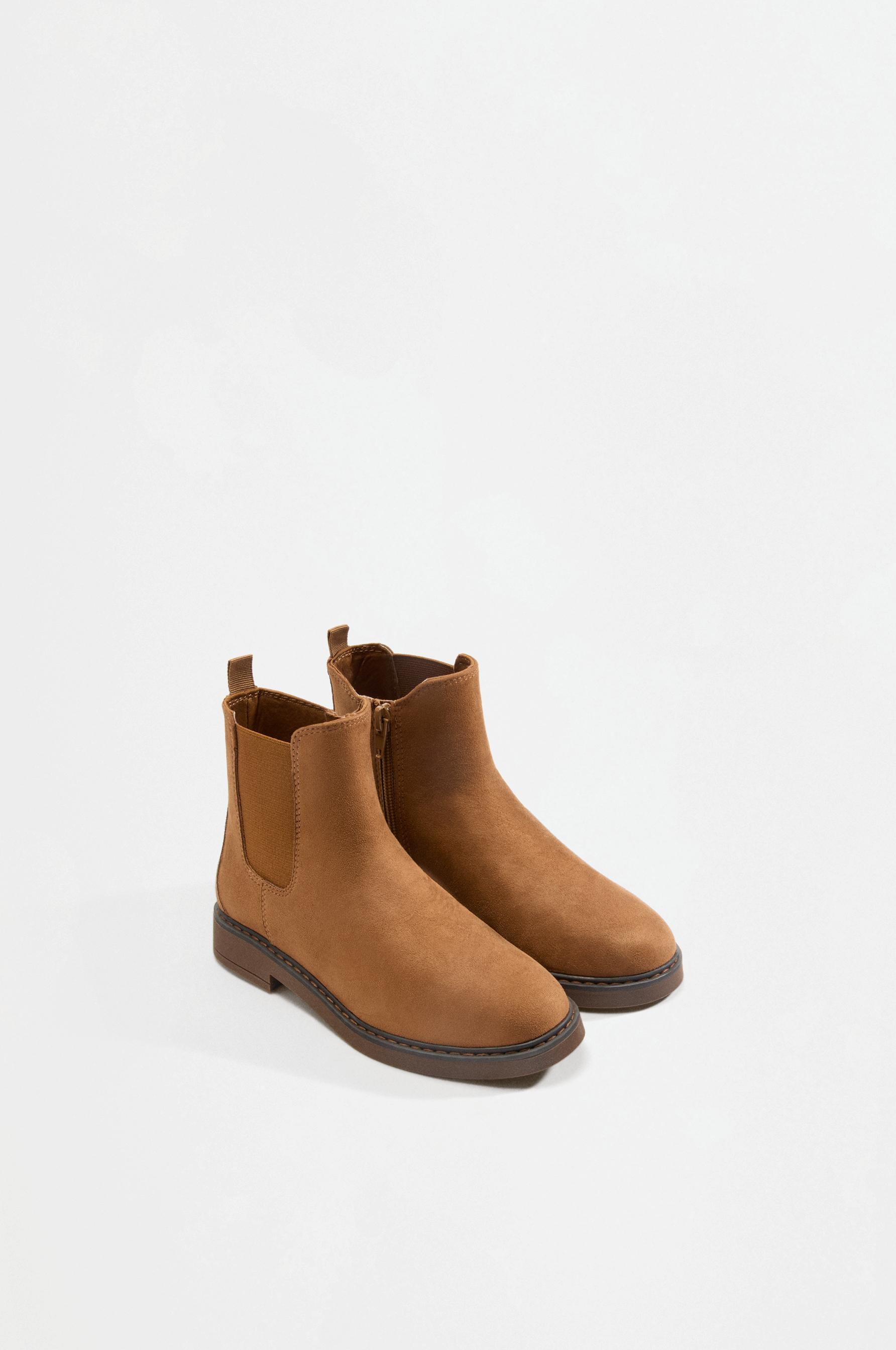 Chelsea boots — LEATHER
