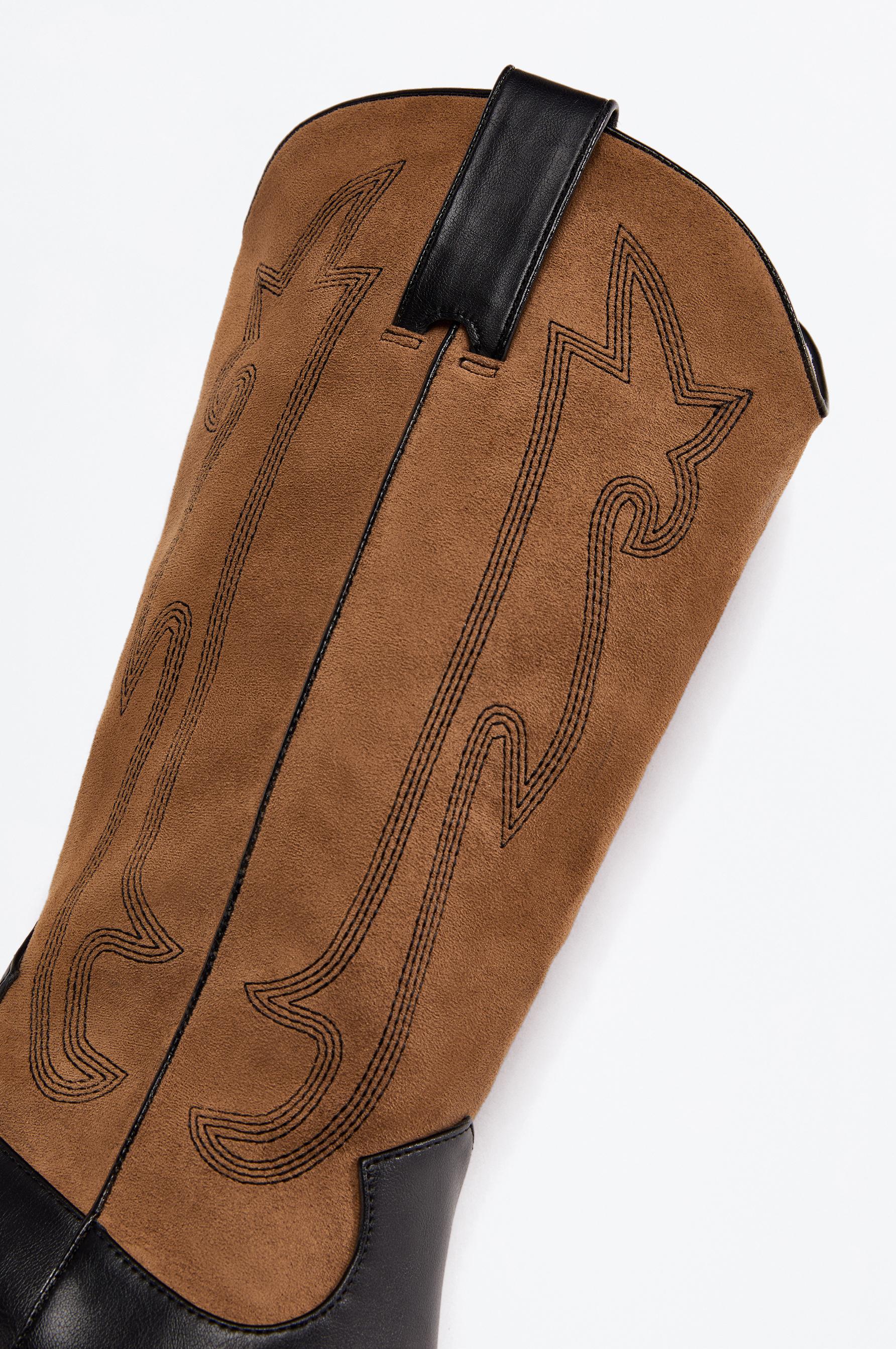Cowboy boots — OTHERS