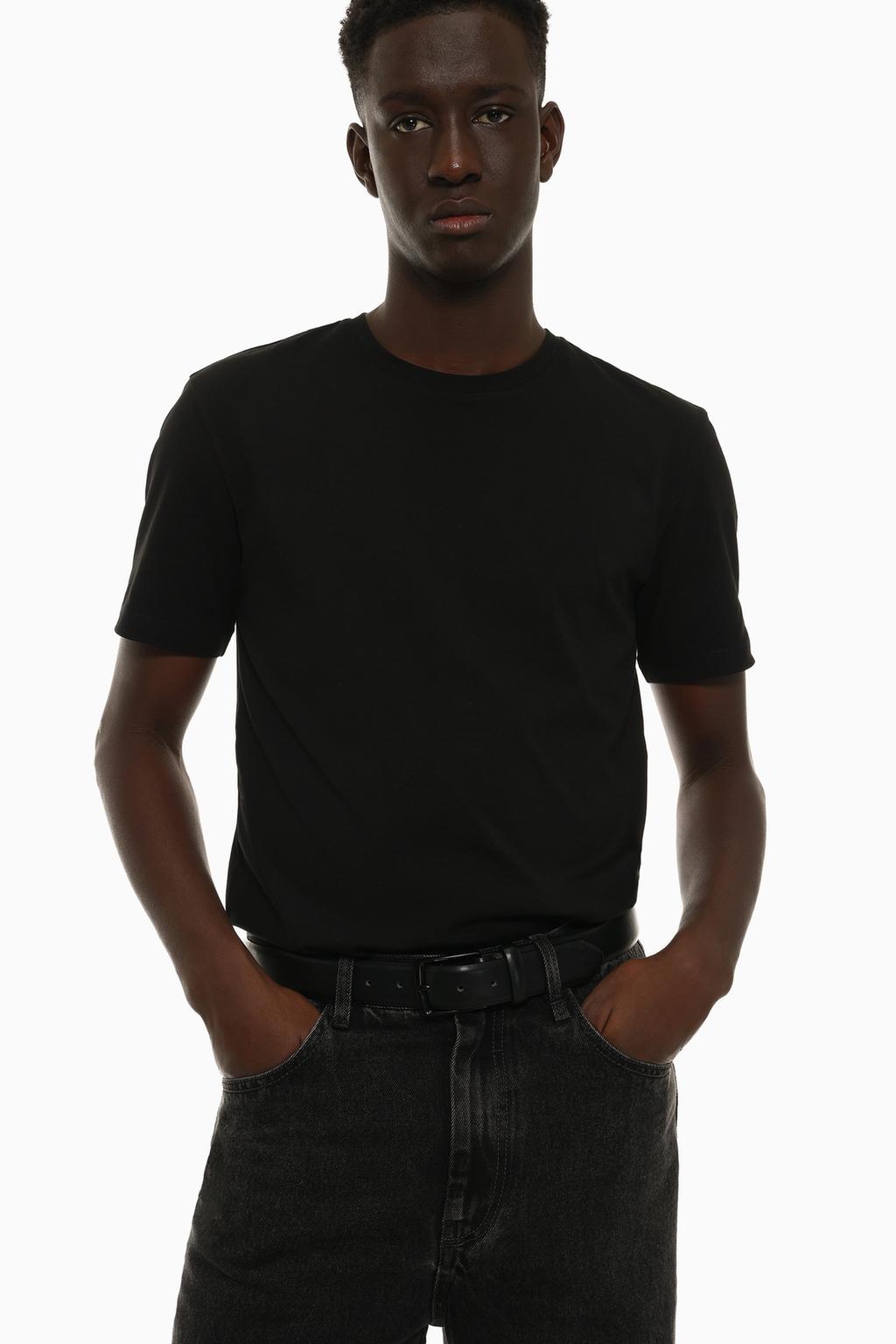 Slim fit basic T-shirt