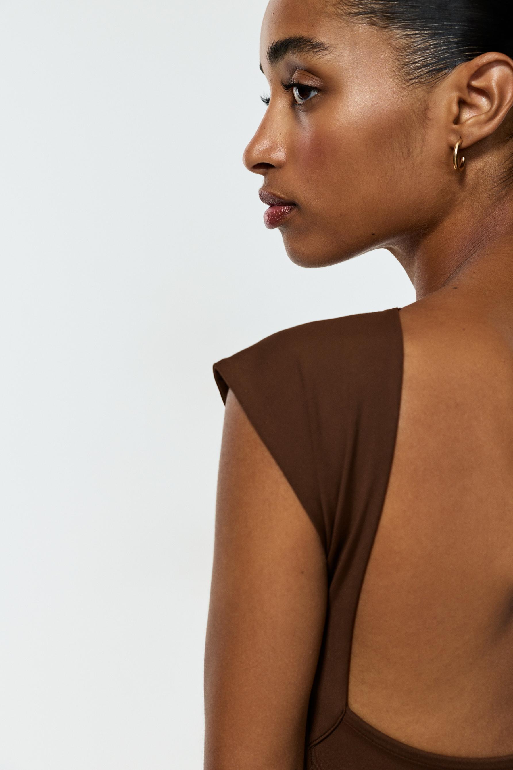 Polyamide T-shirt with open back — BROWN
