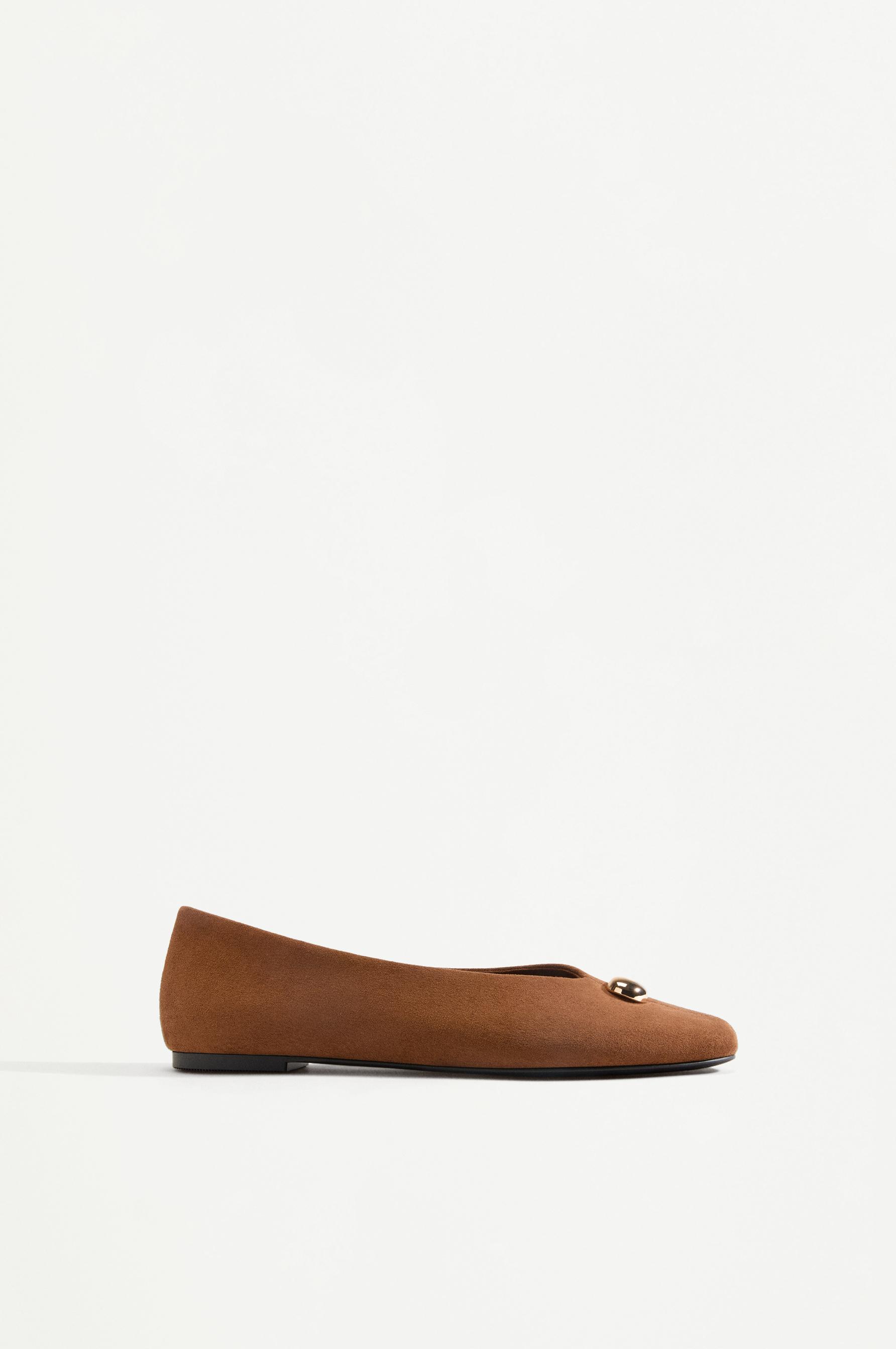 Ballet flats with metal detail — LEATHER