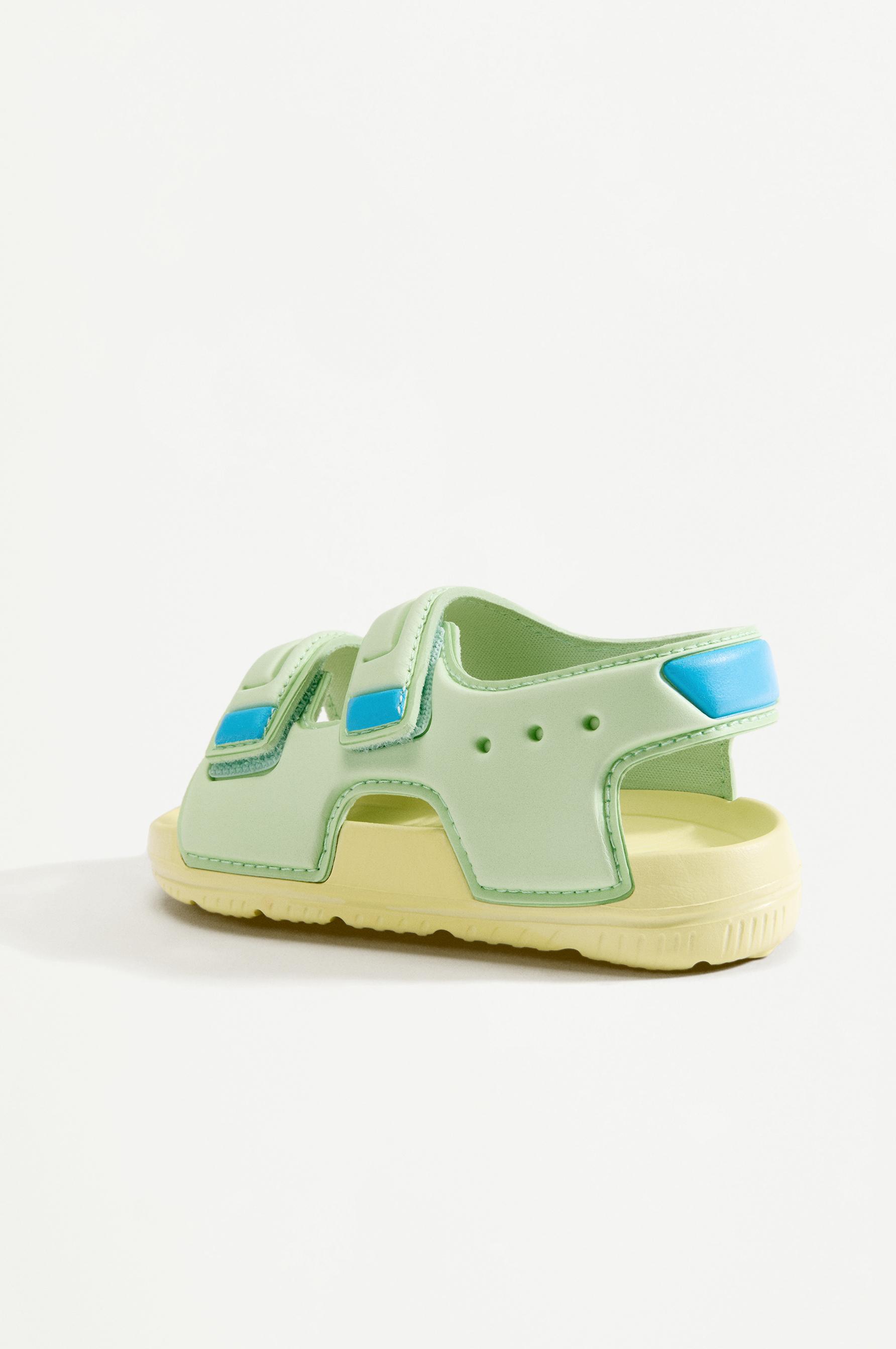 BATHROOM SANDALS — GREEN