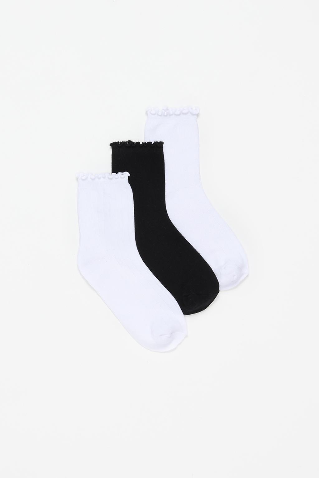 3-pack of long scalloped ankle socks