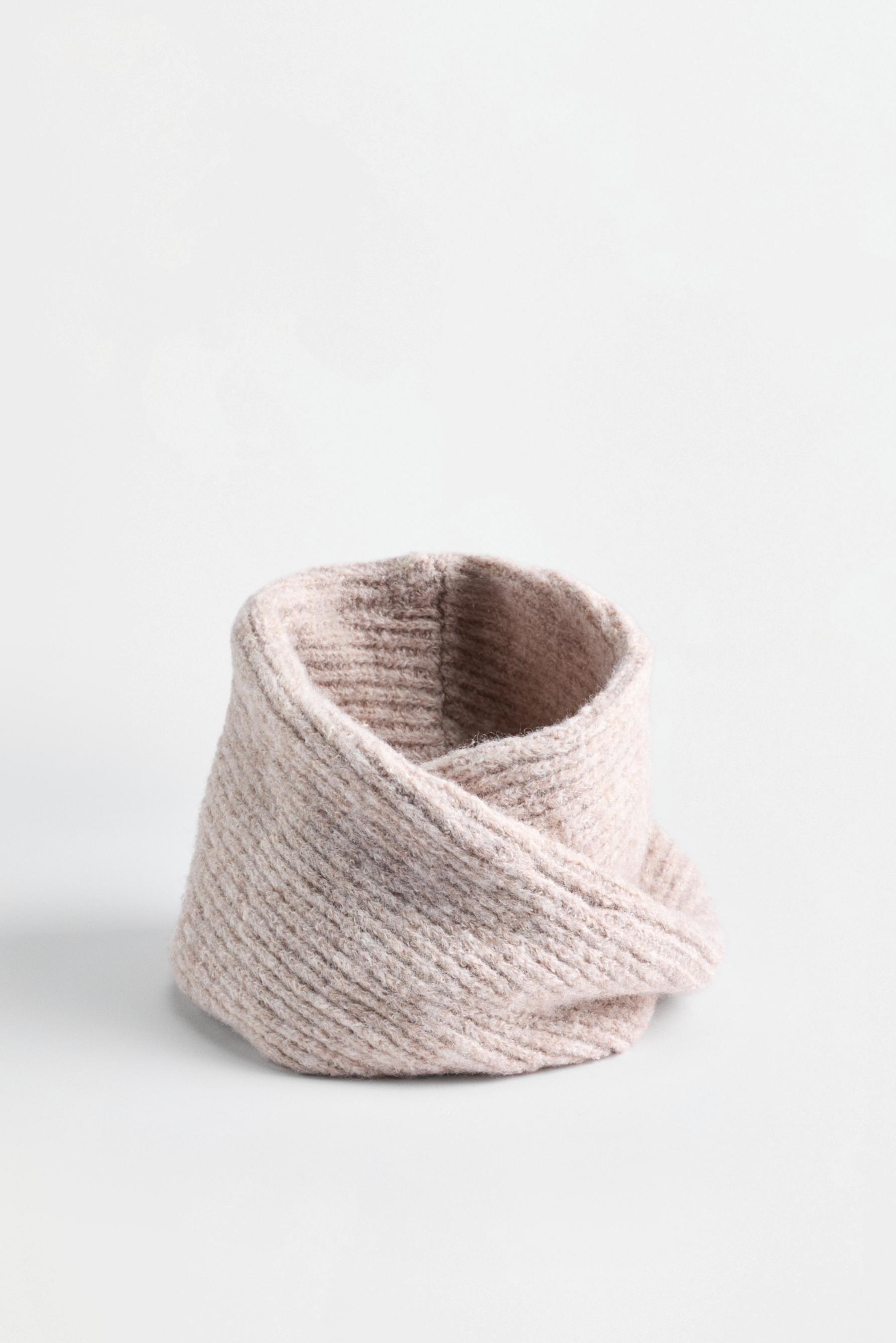 Ribbed knit snood — BEIGE