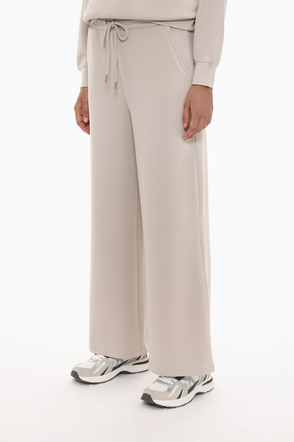 Flowing sports trousers