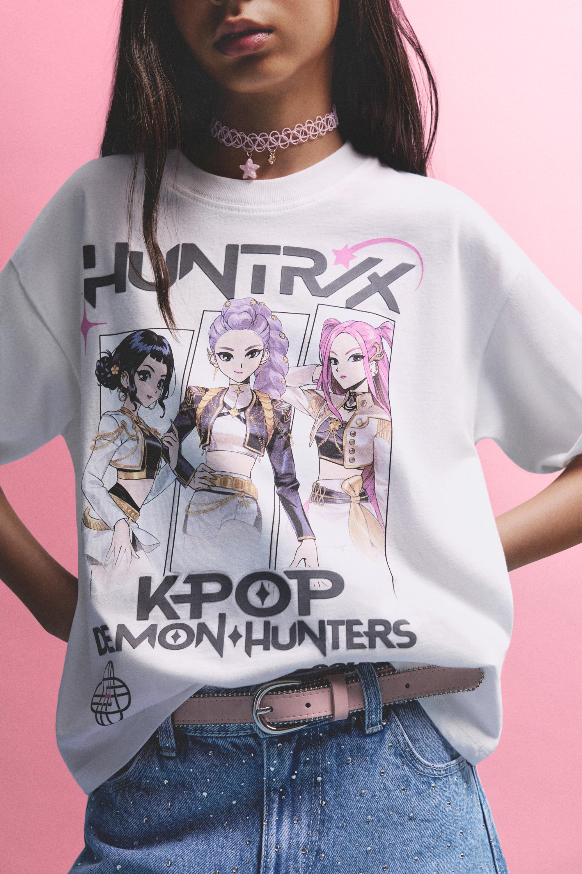Huntrix K-Pop Demon Hunters™/© Netflix T-shirt — OFF WHITE