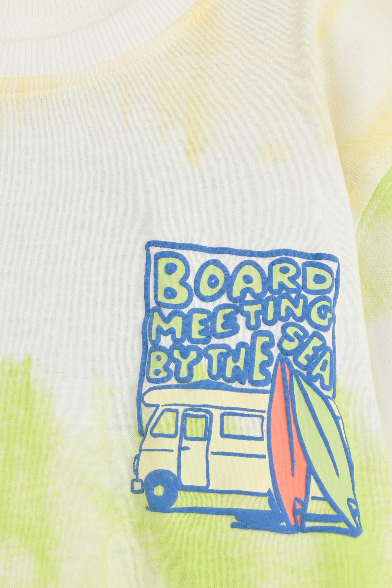 T-shirt with a maxi print on the back — WHITE