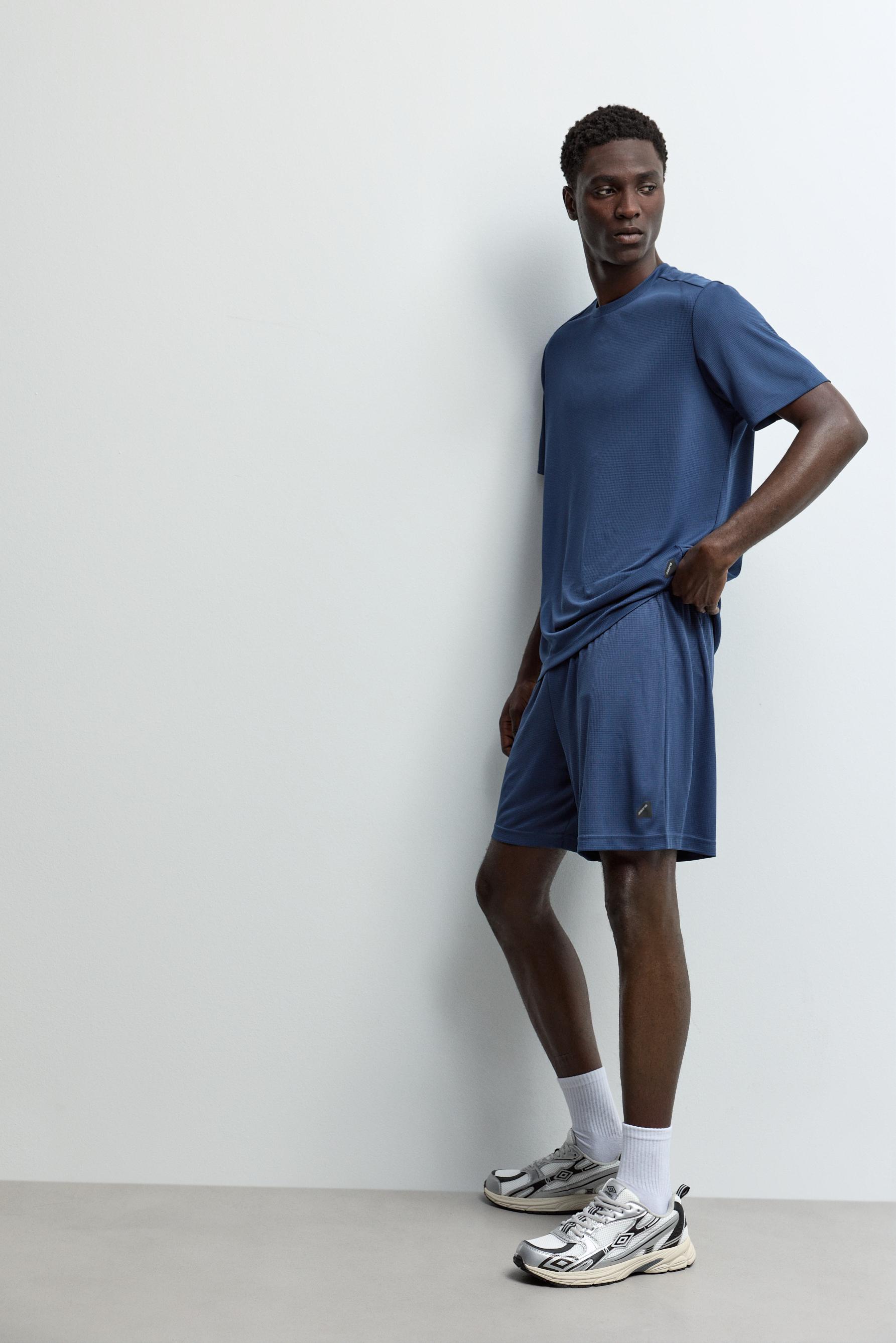 Bermuda sports shorts — BLUE