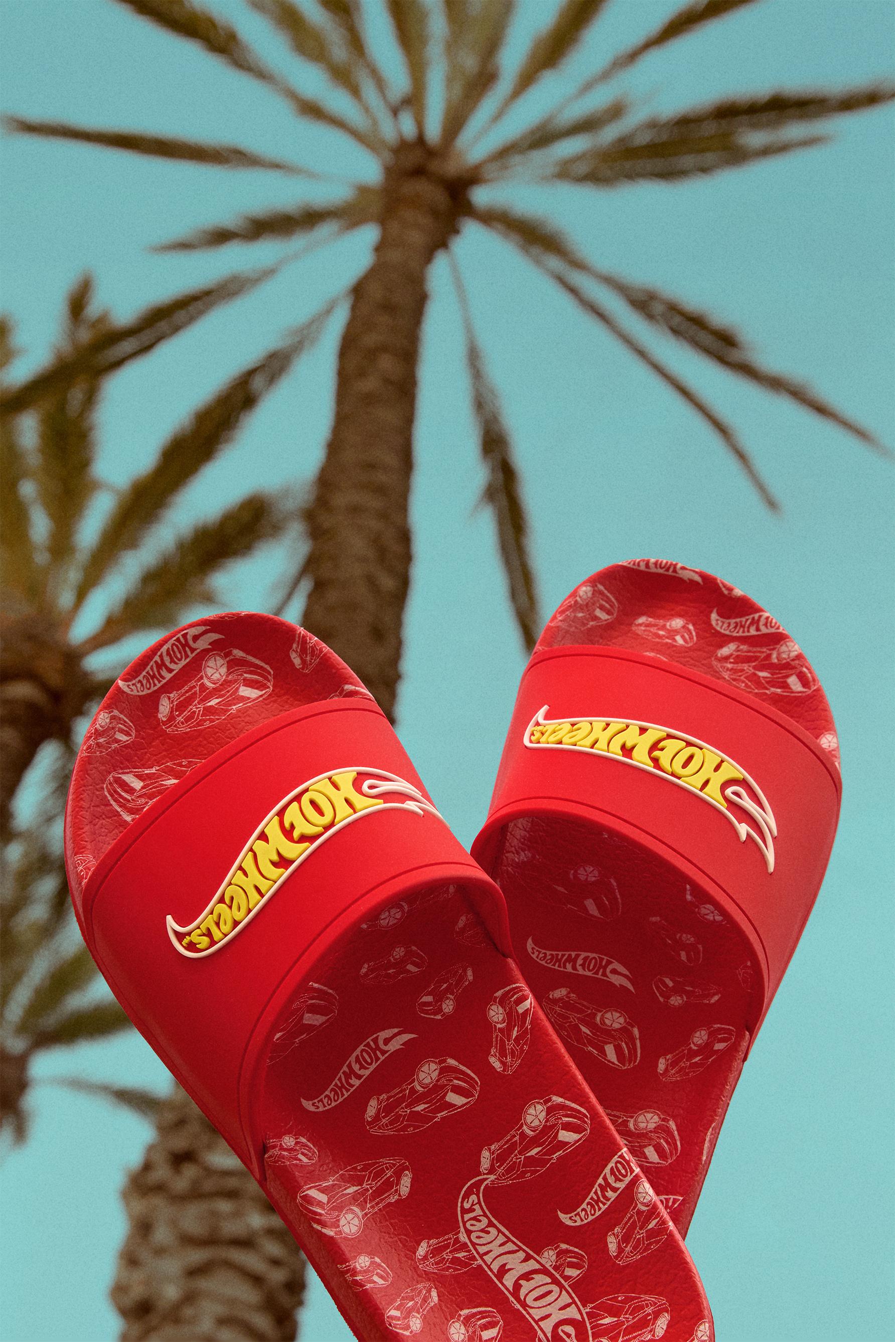 Hot Wheels ® Mattel slides — RED
