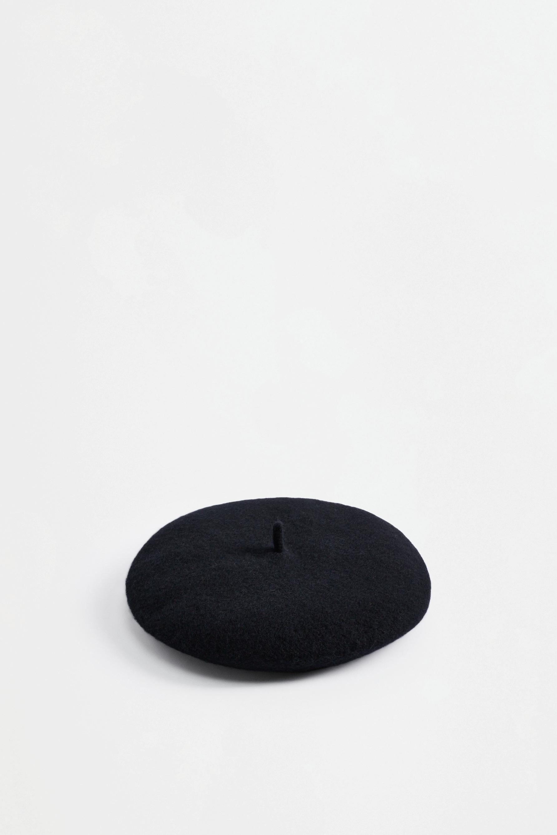100% wool beret — BLACK