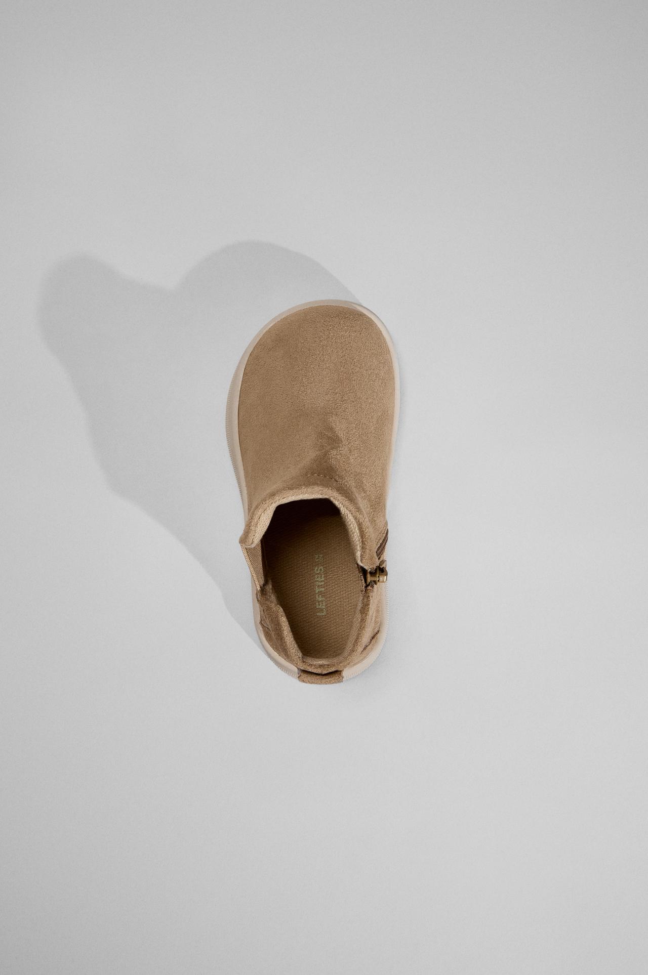 Casual barefoot Chelsea boots — BEIGE