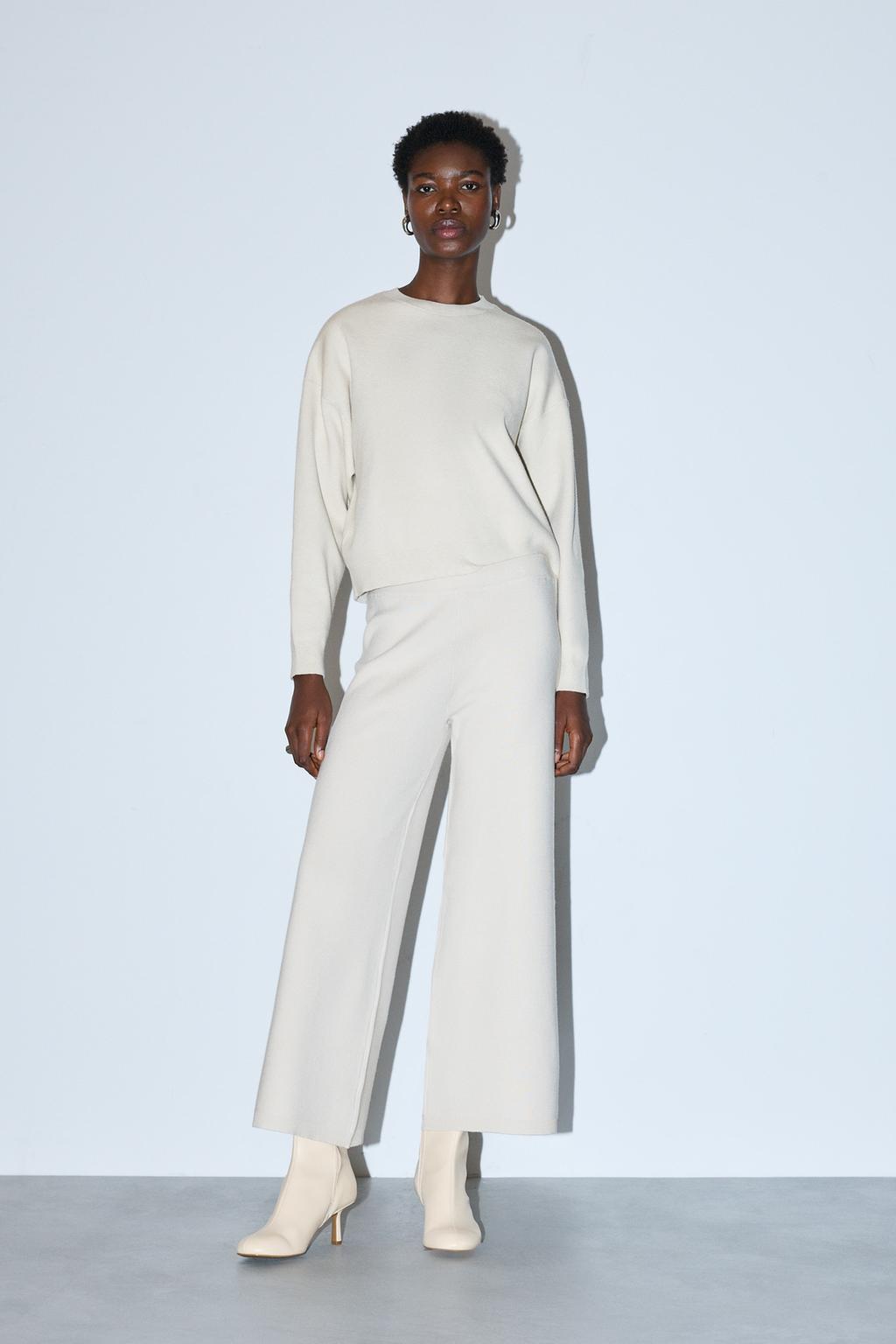 Flowing knit trousers