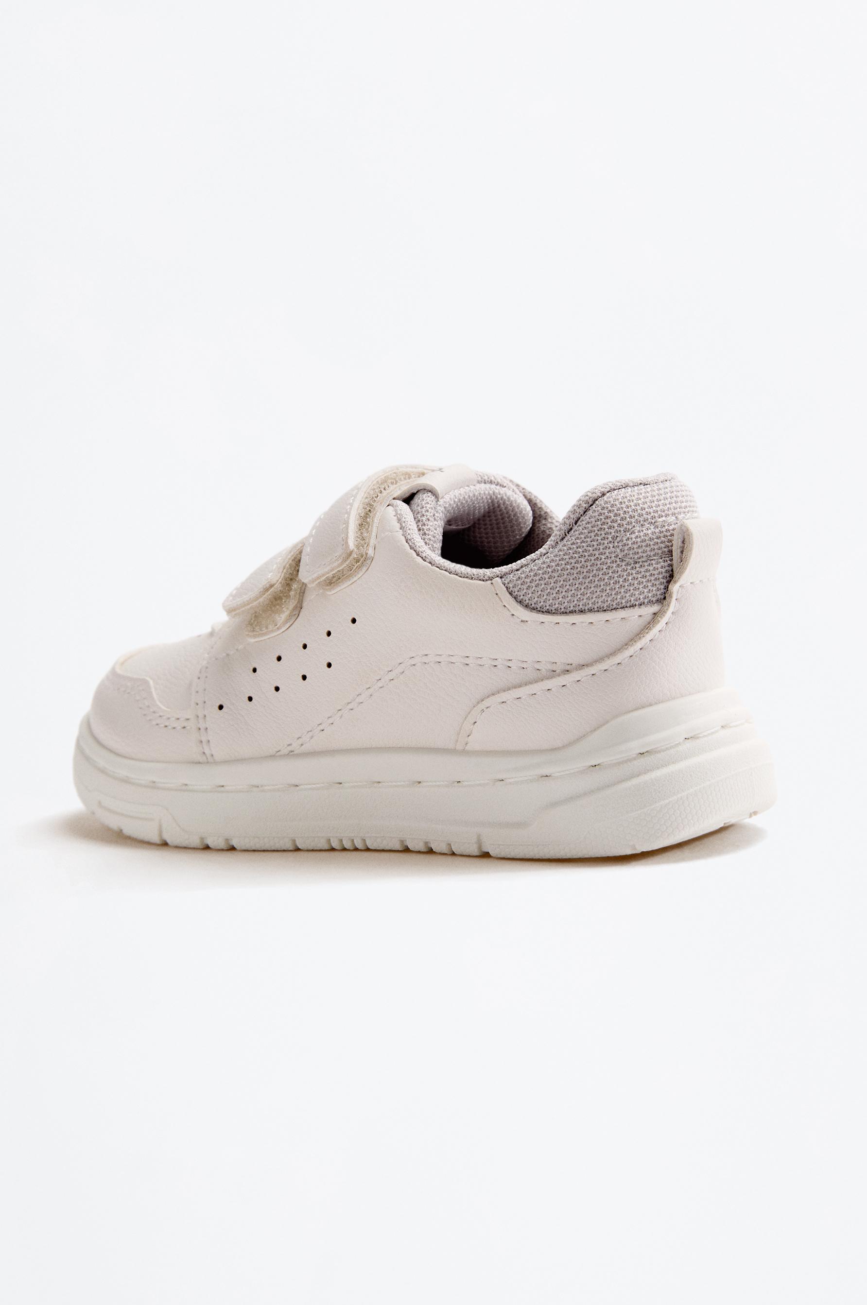Minimalist athletic shoe — WHITE