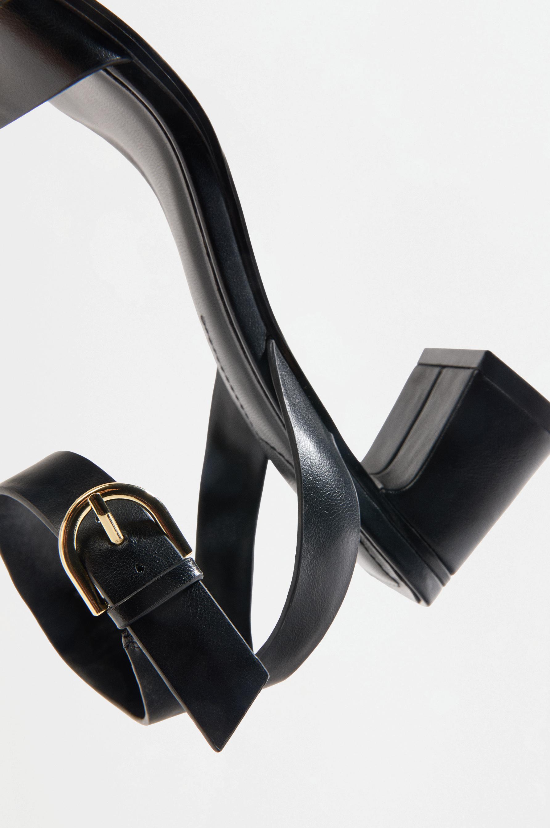 Ankle strap heeled sandals — BLACK