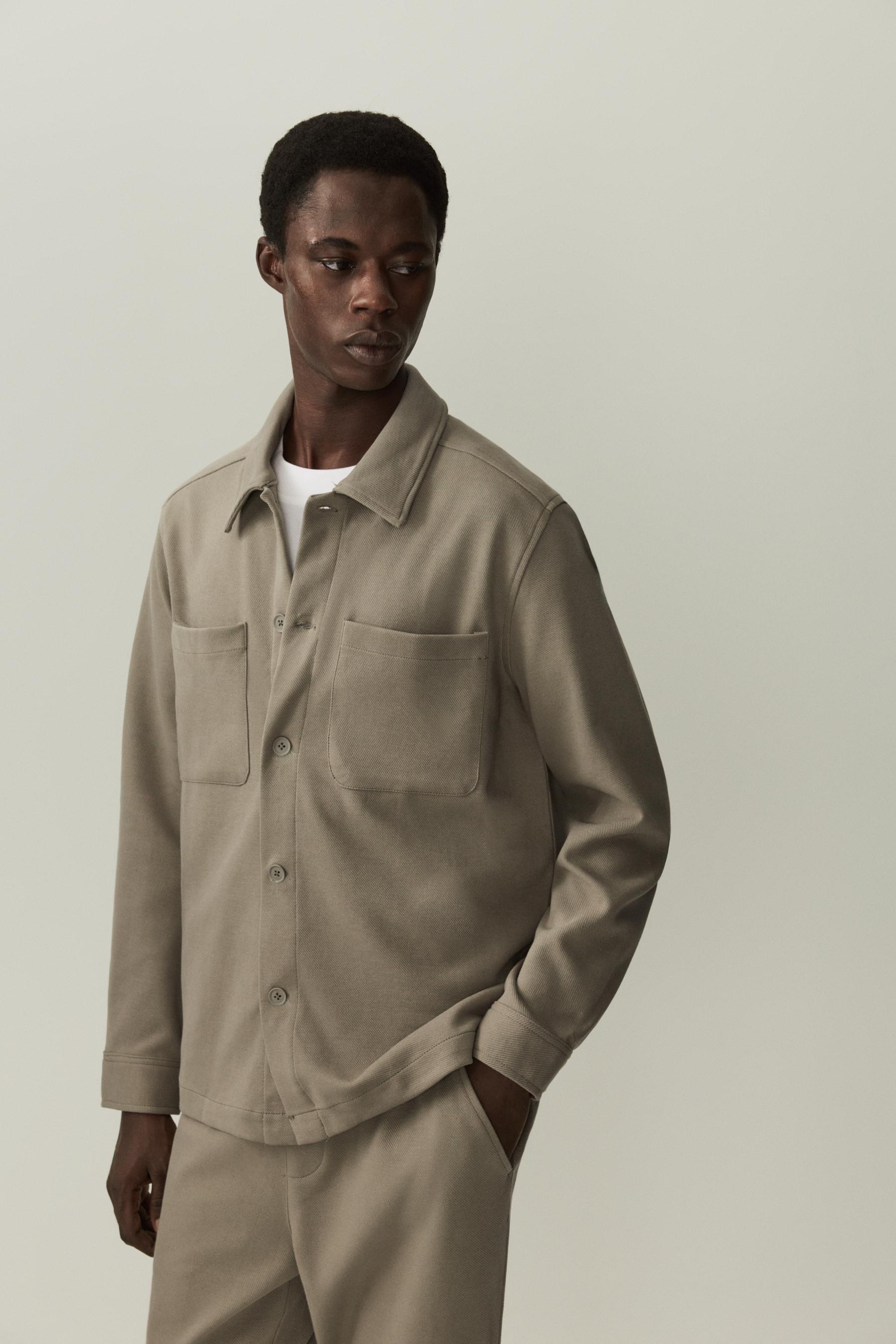 Sobrecamisa bolsillos