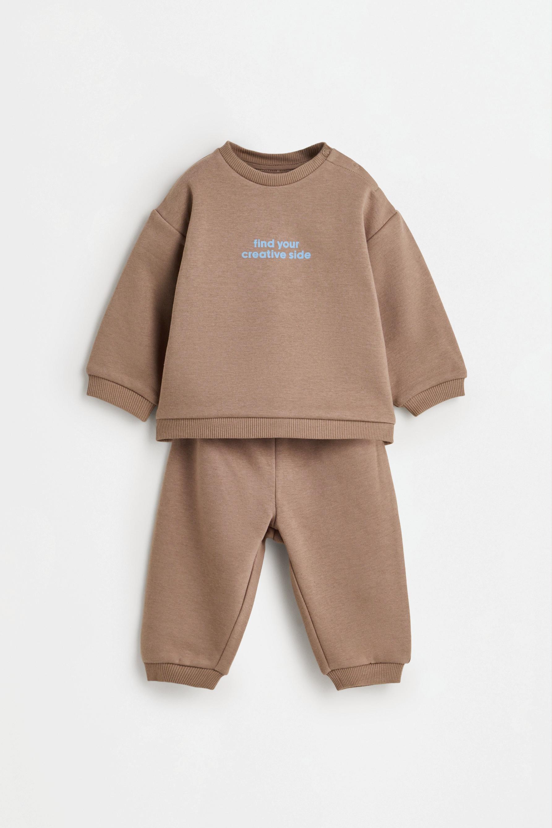 Set sudadera y pantalón felpa