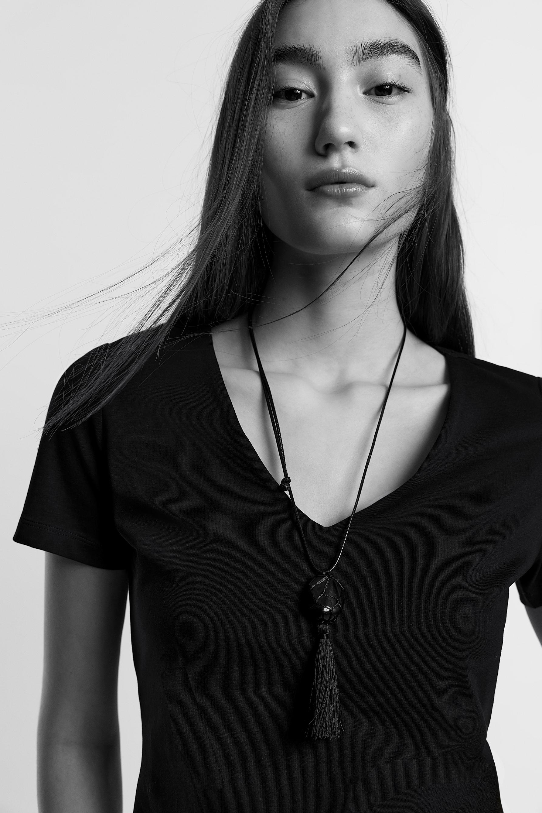 V-neck T-shirt — BLACK