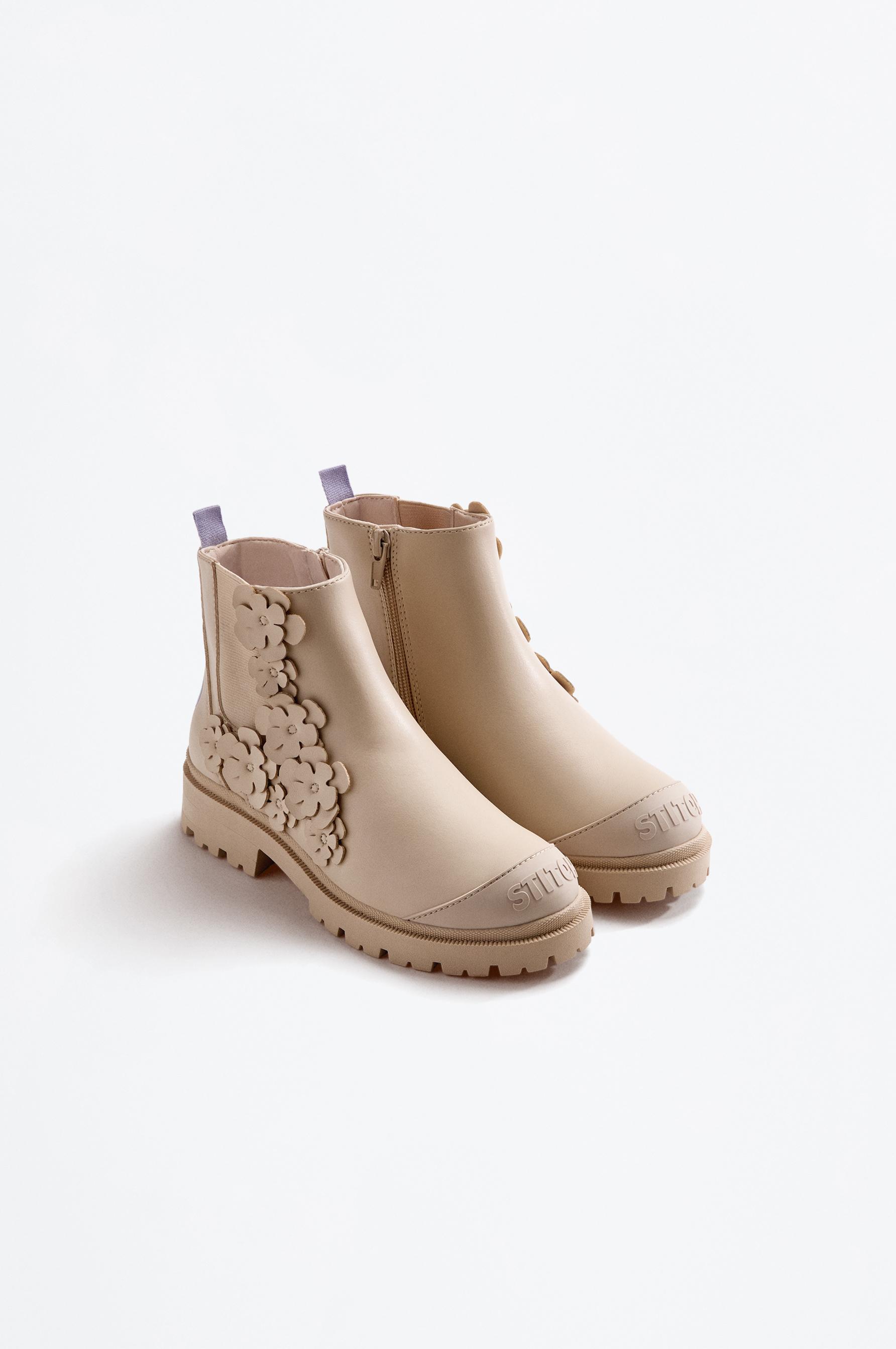 Stitch Chelsea boots with floral detail — BEIGE
