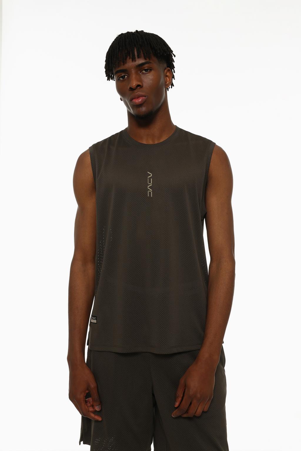 Sports microperforated T-shirt with straps