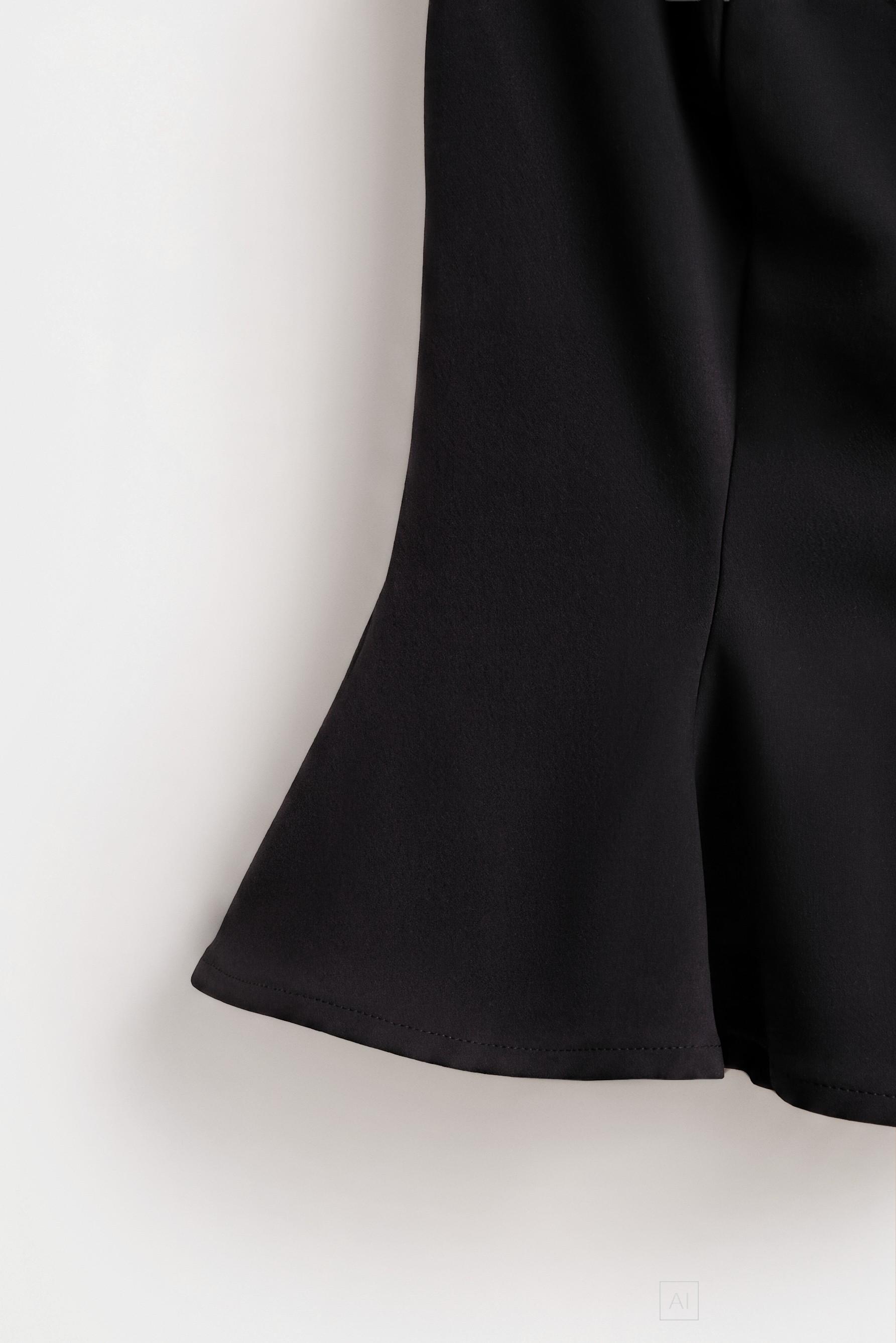 Sweetheart peplum top — BLACK