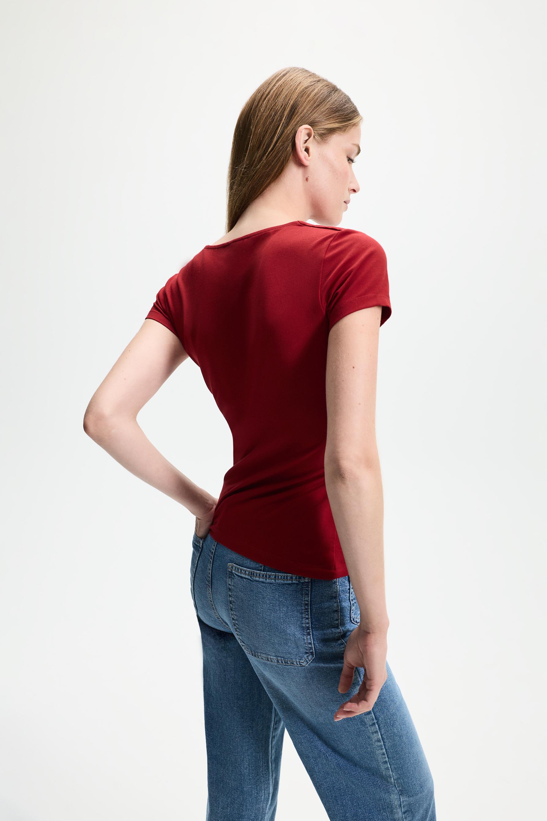 V-neck T-shirt — BRIGHT RED