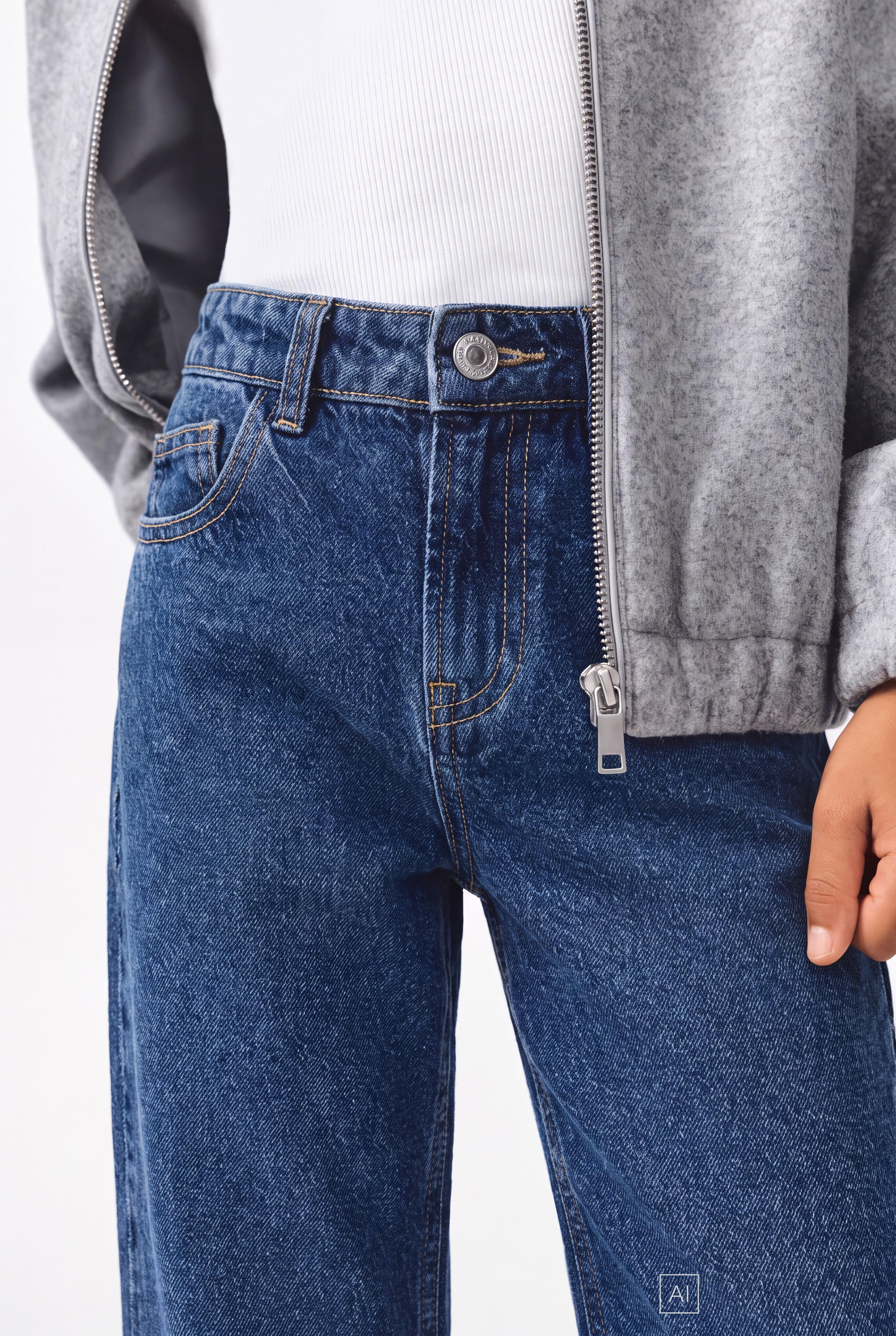 Straight-leg cuffed jeans — INDIGO