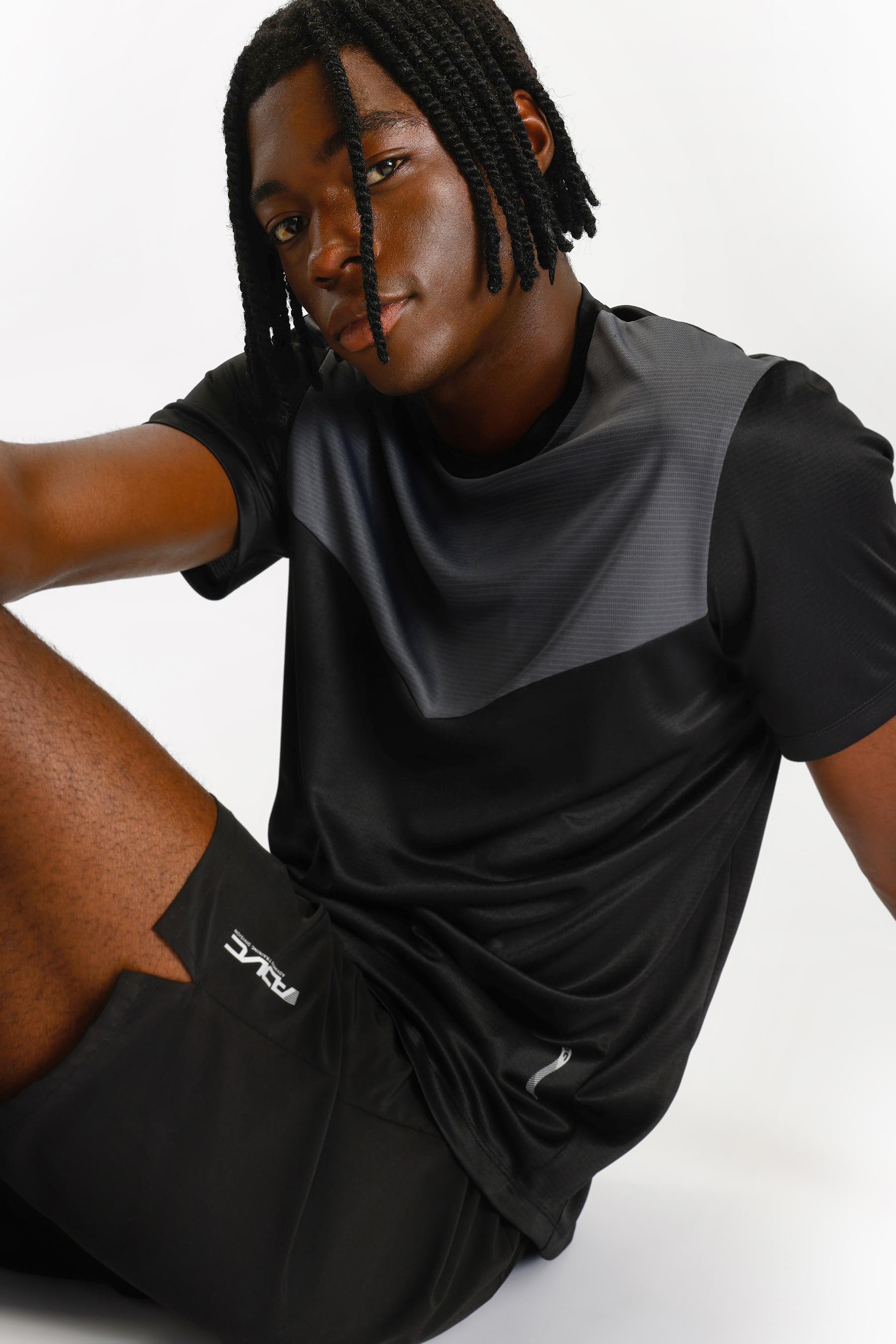 Stretch Bermuda sports shorts — BLACK