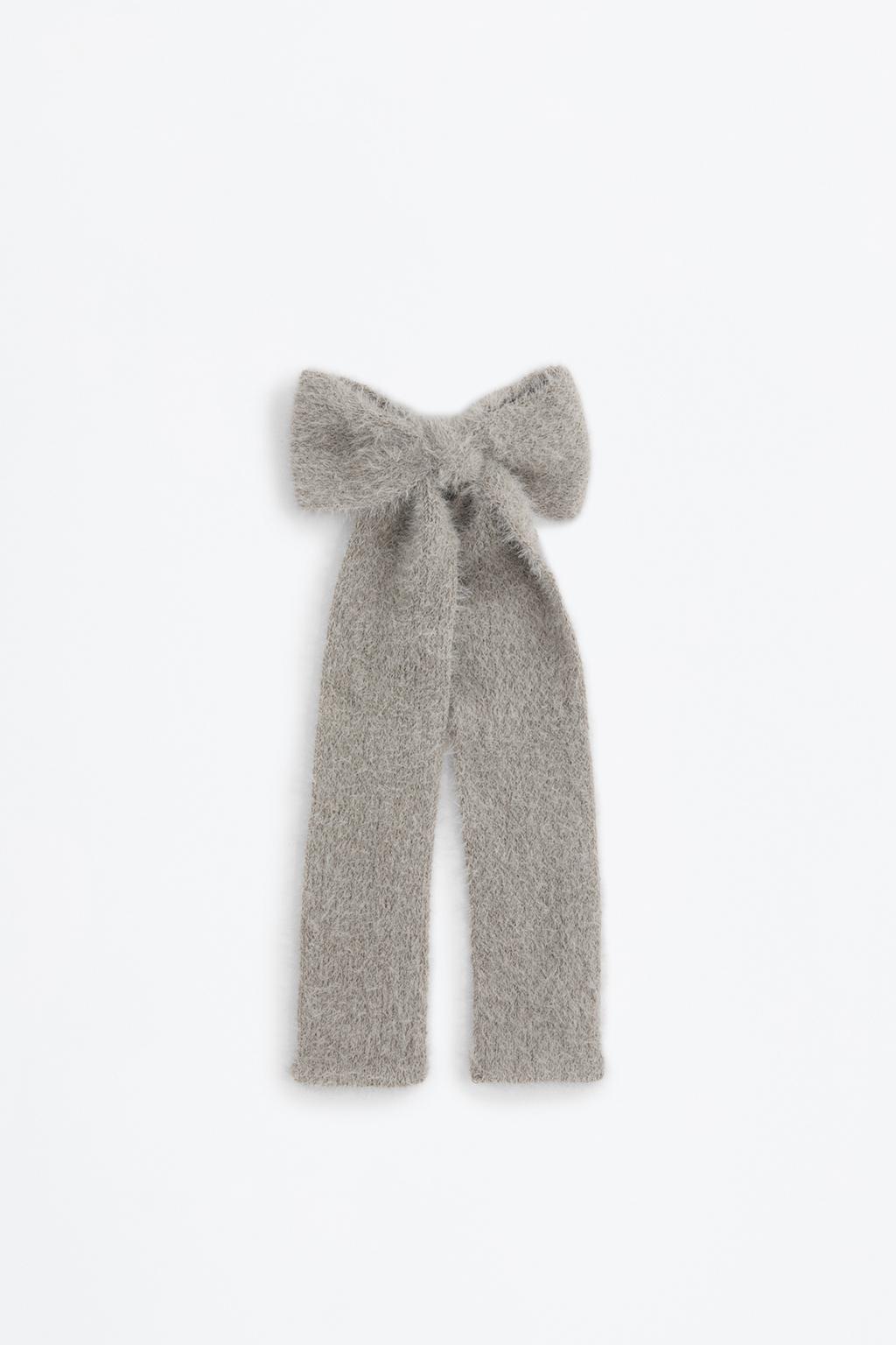 Long knit bow
