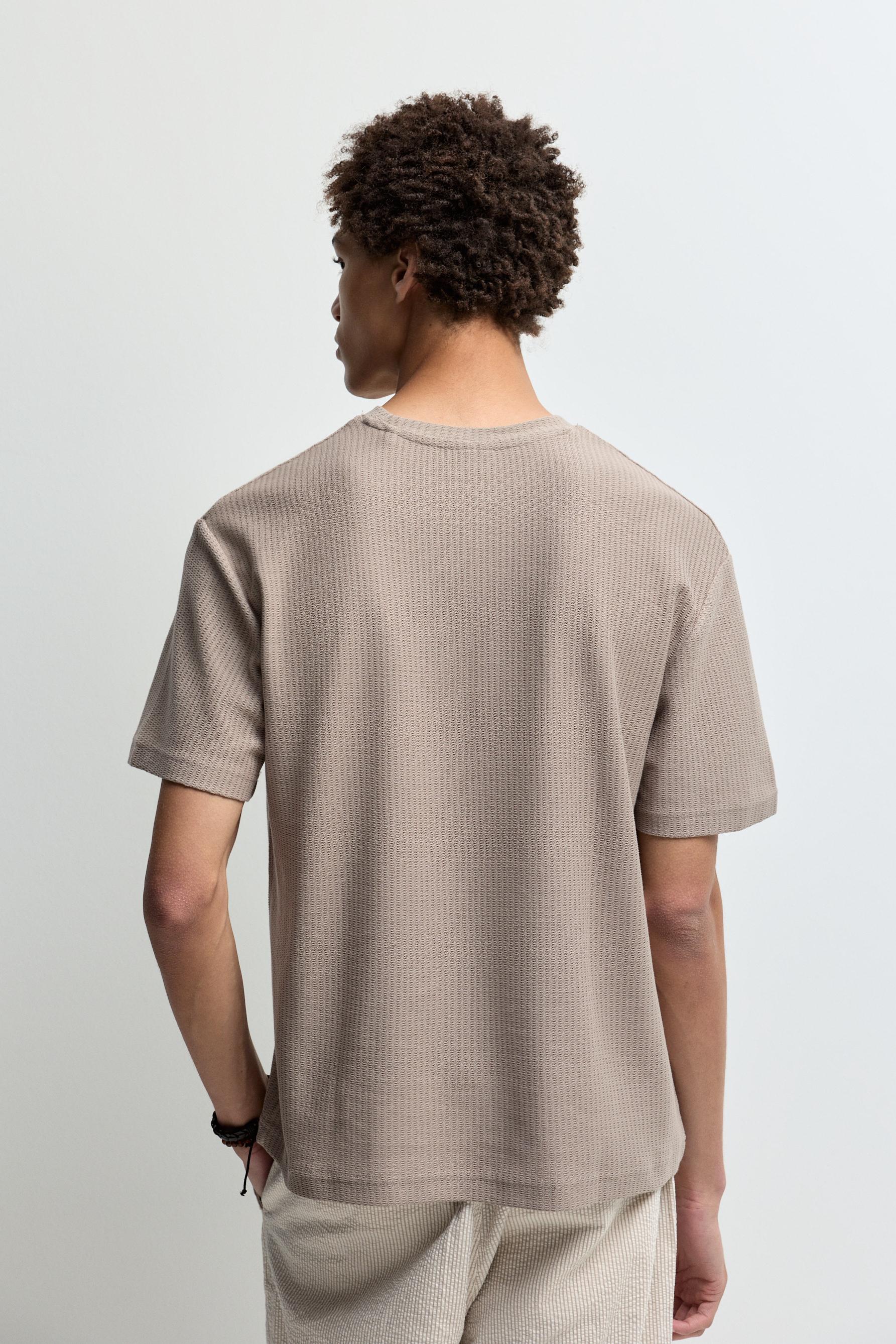 Texture T-shirt — CAMEL