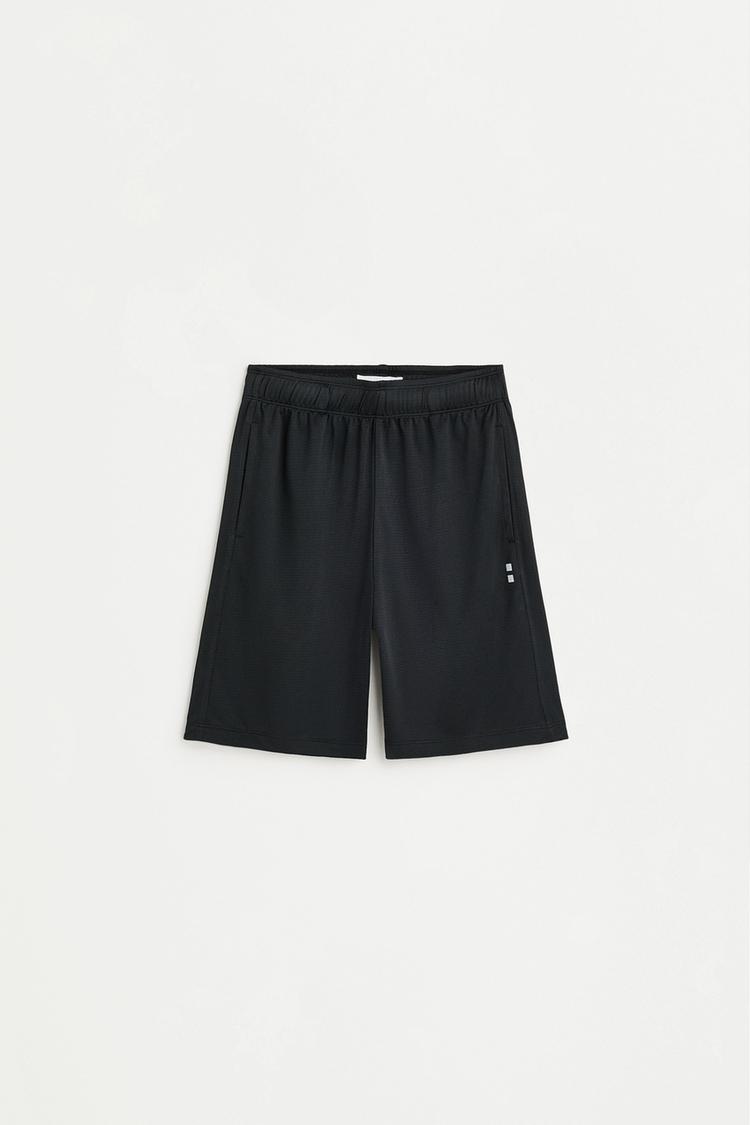 Bermuda sports shorts — BLACK